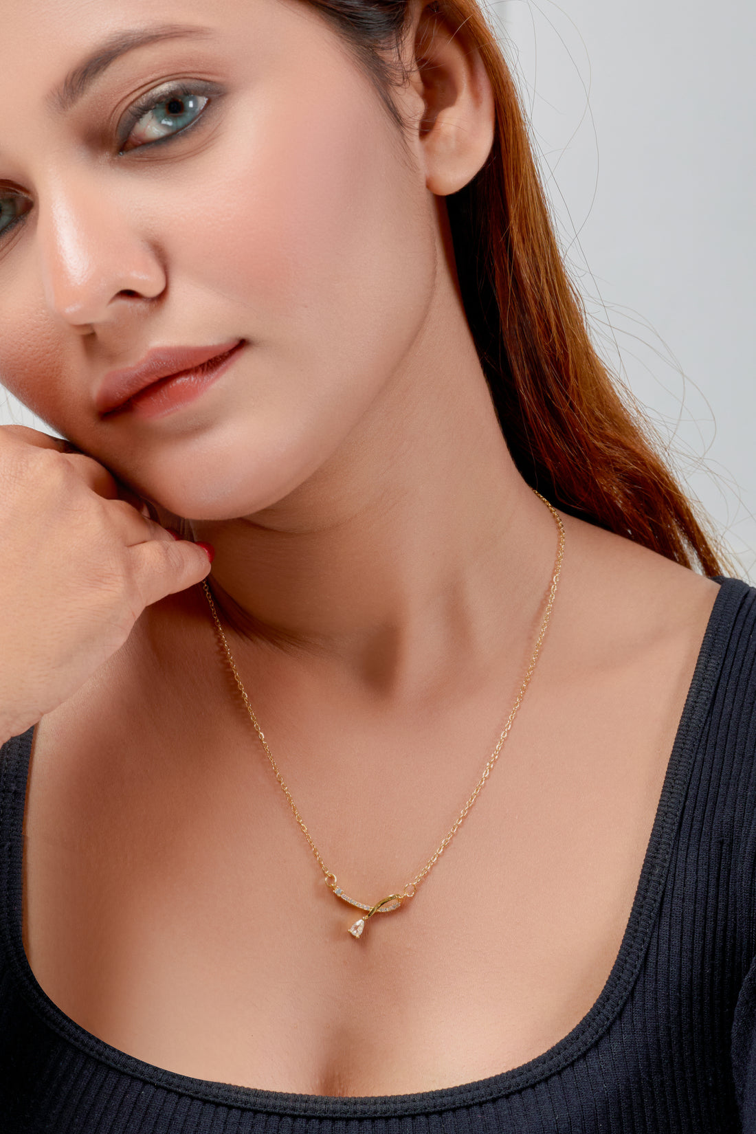 Liora drop Womens Neckless - Ginostone