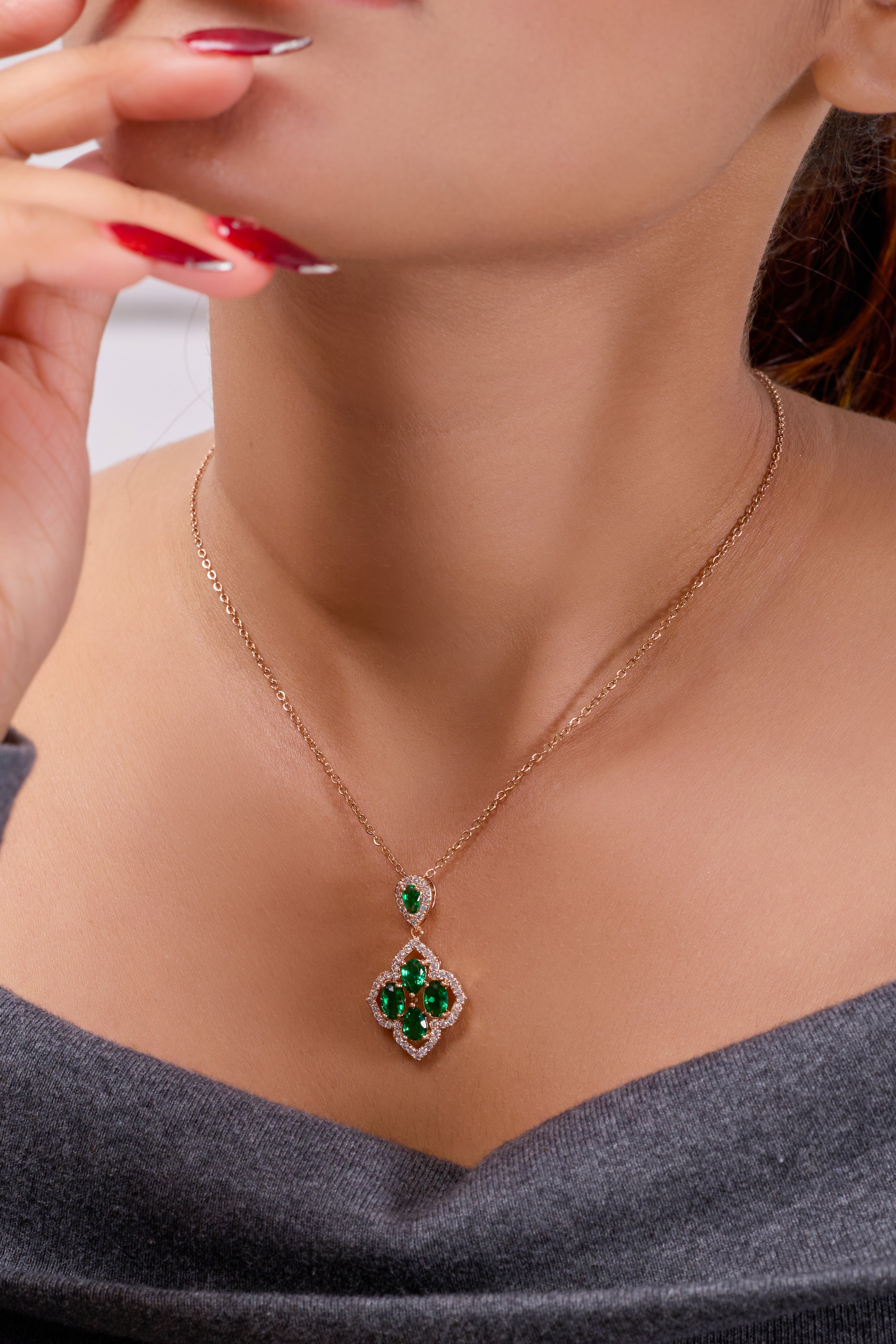 Suhasini Emerald Envy Womens Neckless