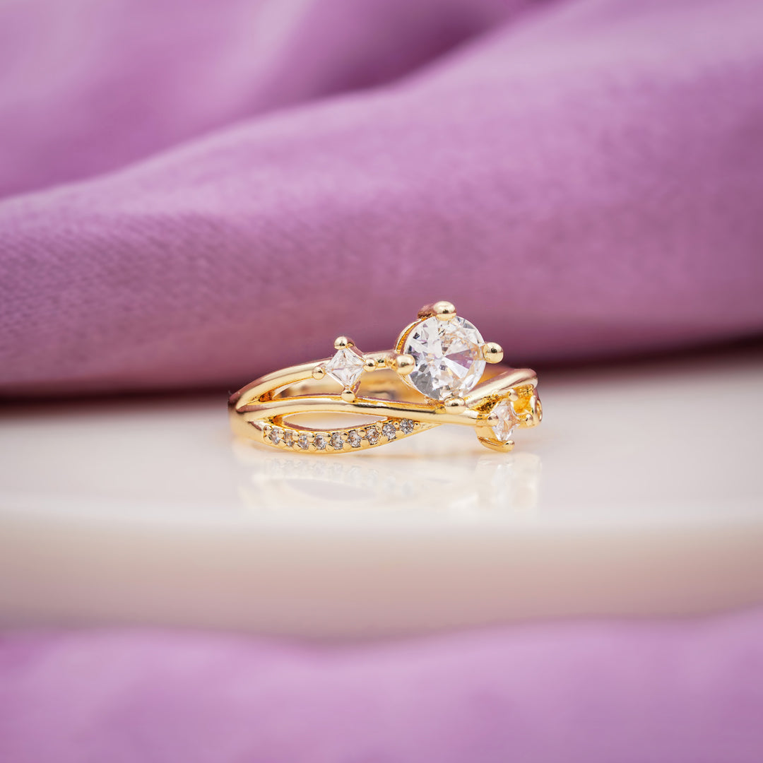 Sneh Knot Womens Ring