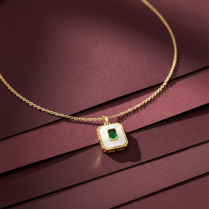 White Squre Neckless GWN -94