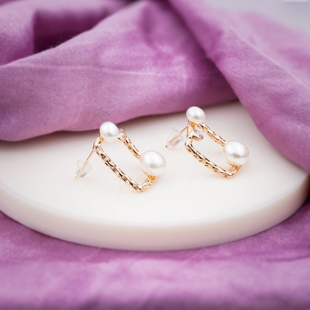 Chandini Pearl Earring