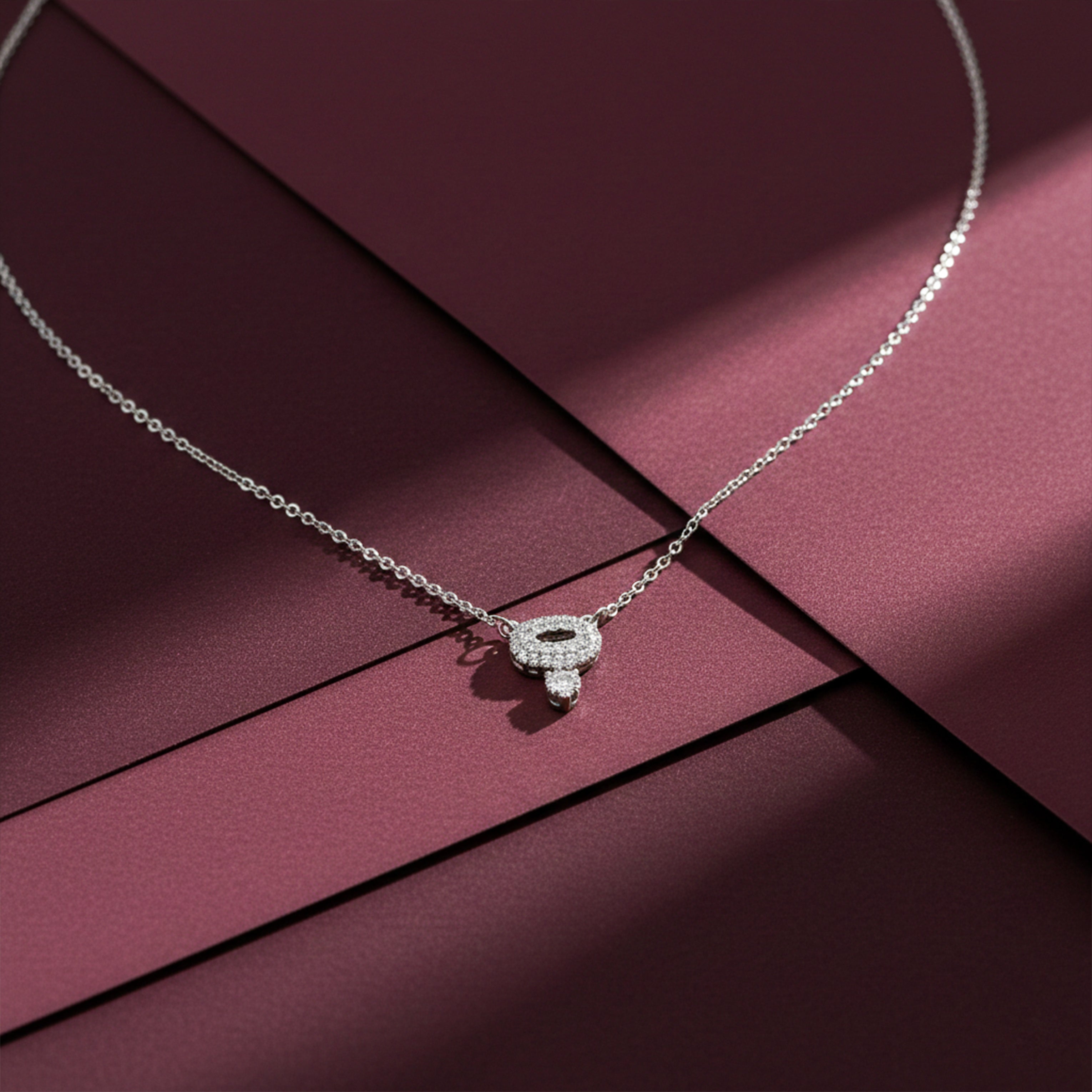 Crystal Oval Pendant Necklace GWN -56