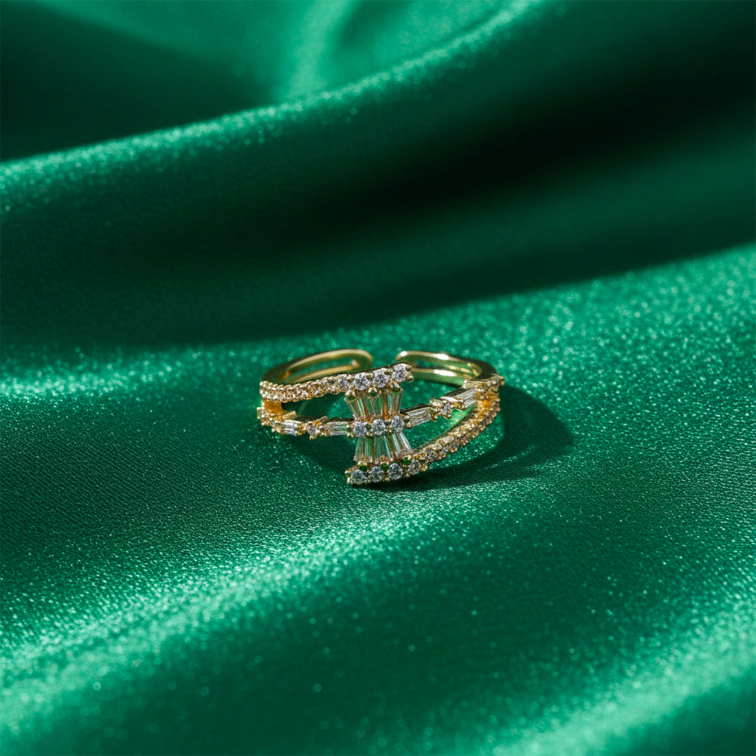 Aurora Radiance Crossover Ring GWR -82