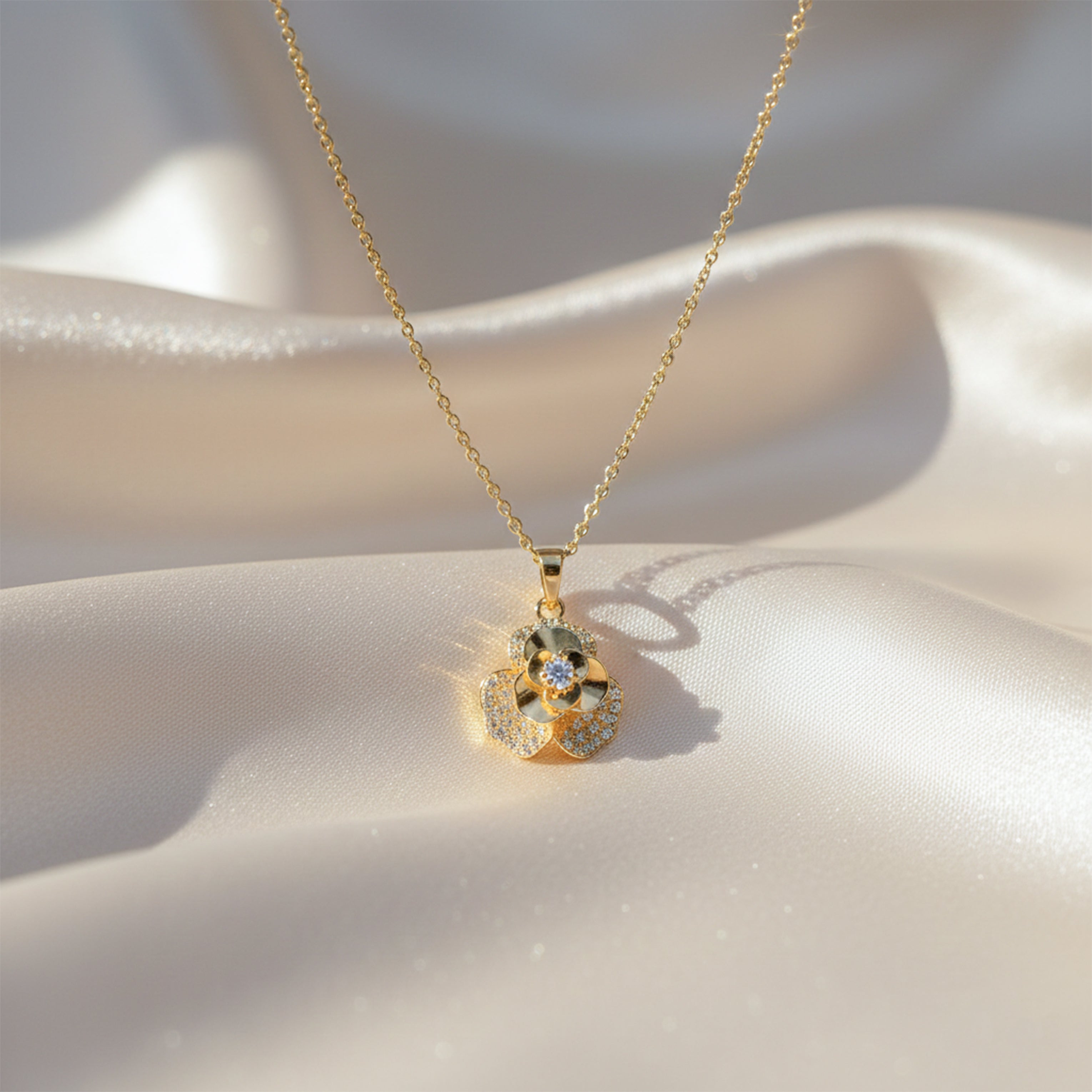 Bloom Flower Pendant Necklace GWN -108