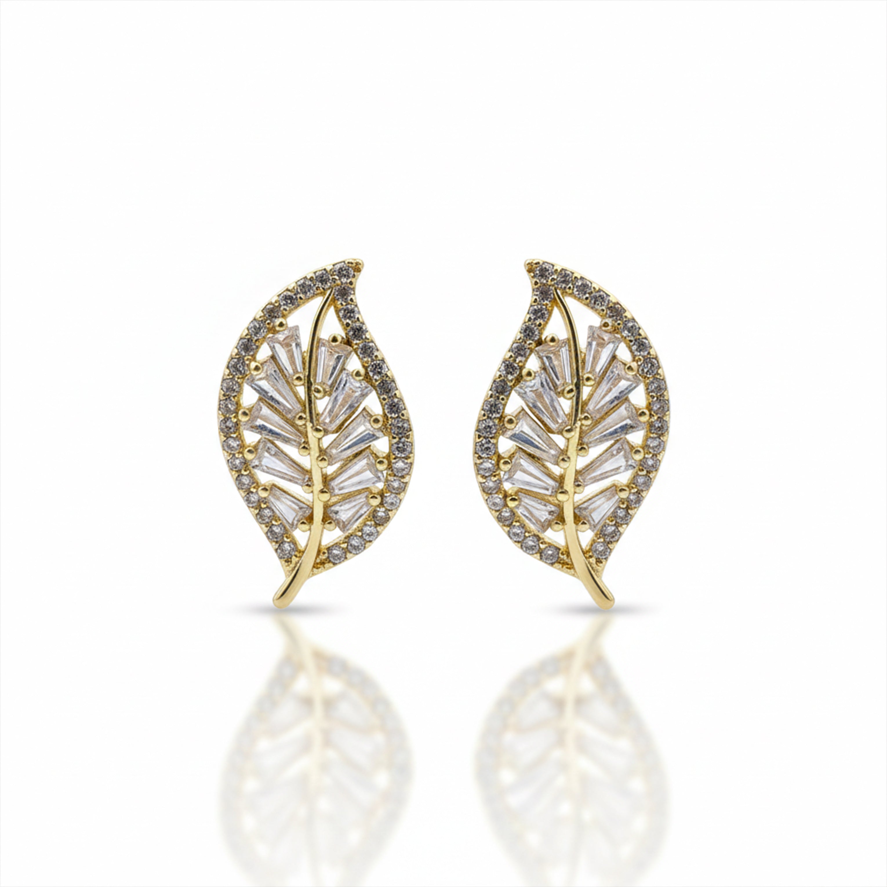 Crystal Leaf Studs Earring GWE -138