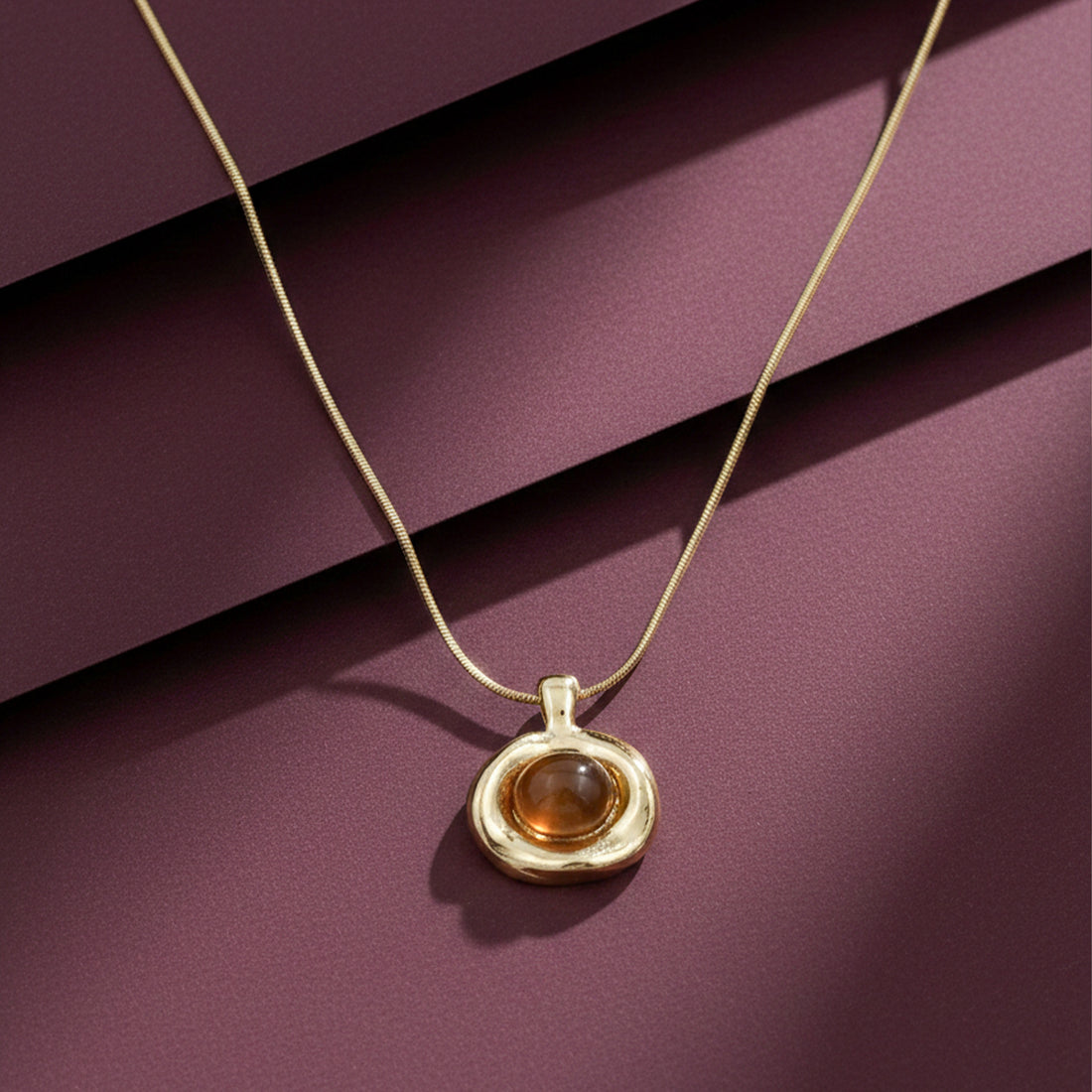 Vintage Style Stone Pendant Necklace GWN -66