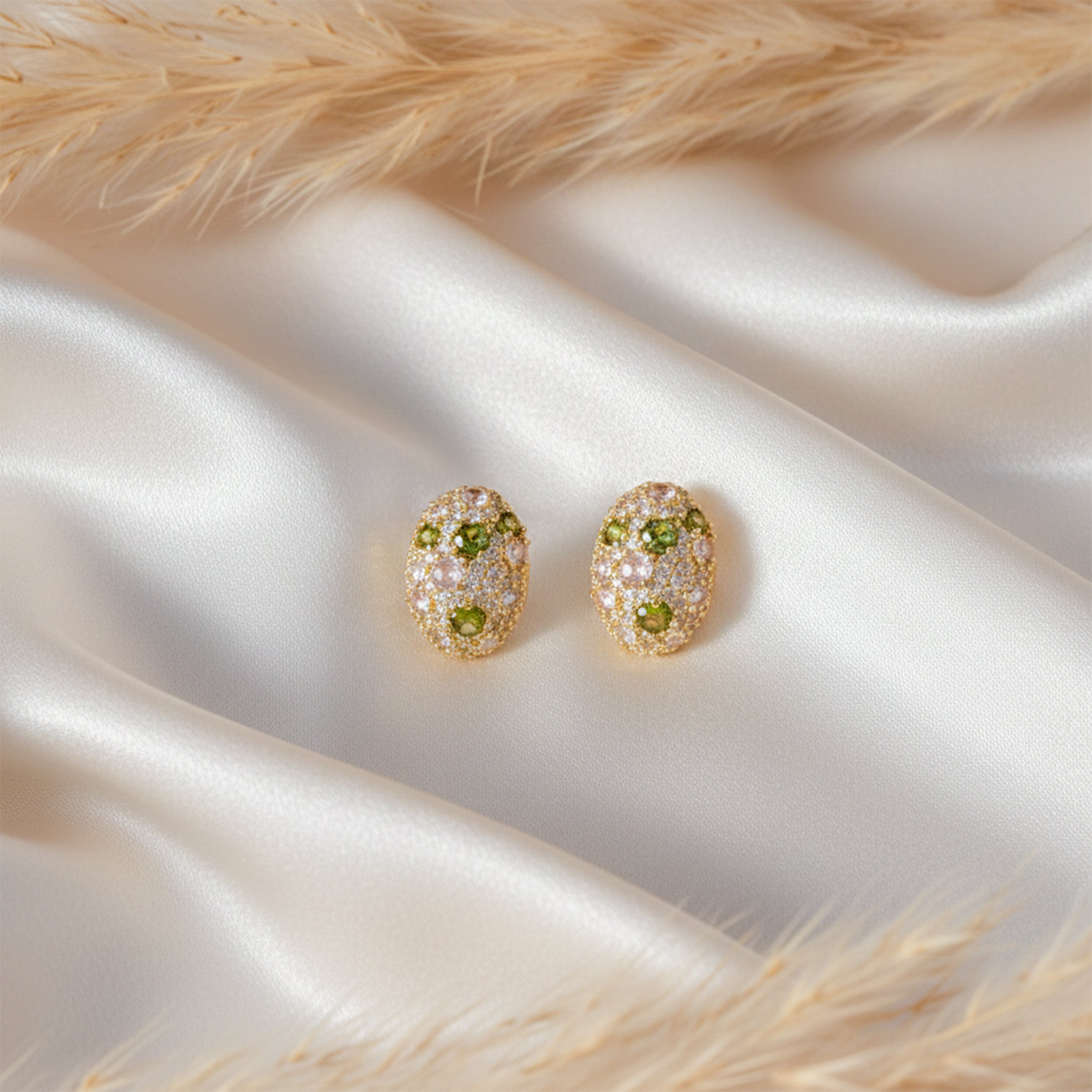 Emerald Glow Oval Stud Earrings GWE -124