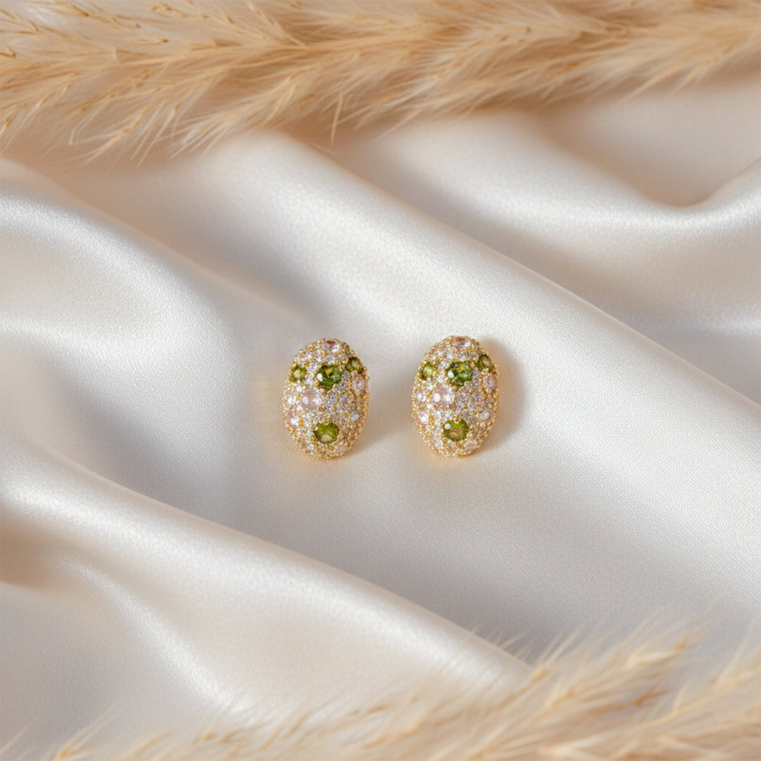 Emerald Glow Oval Stud Earrings GWE -124