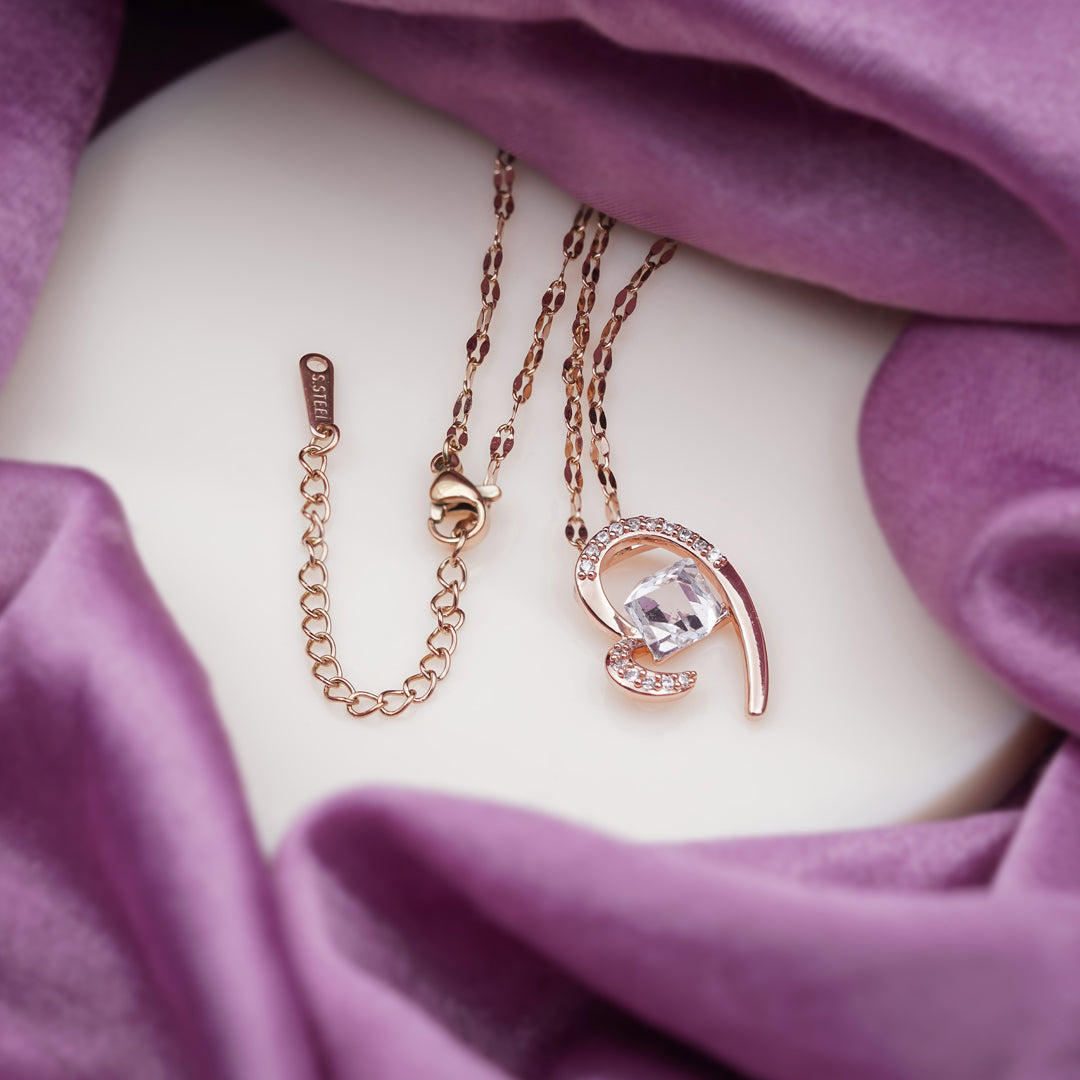 Zaria Womens Neckless