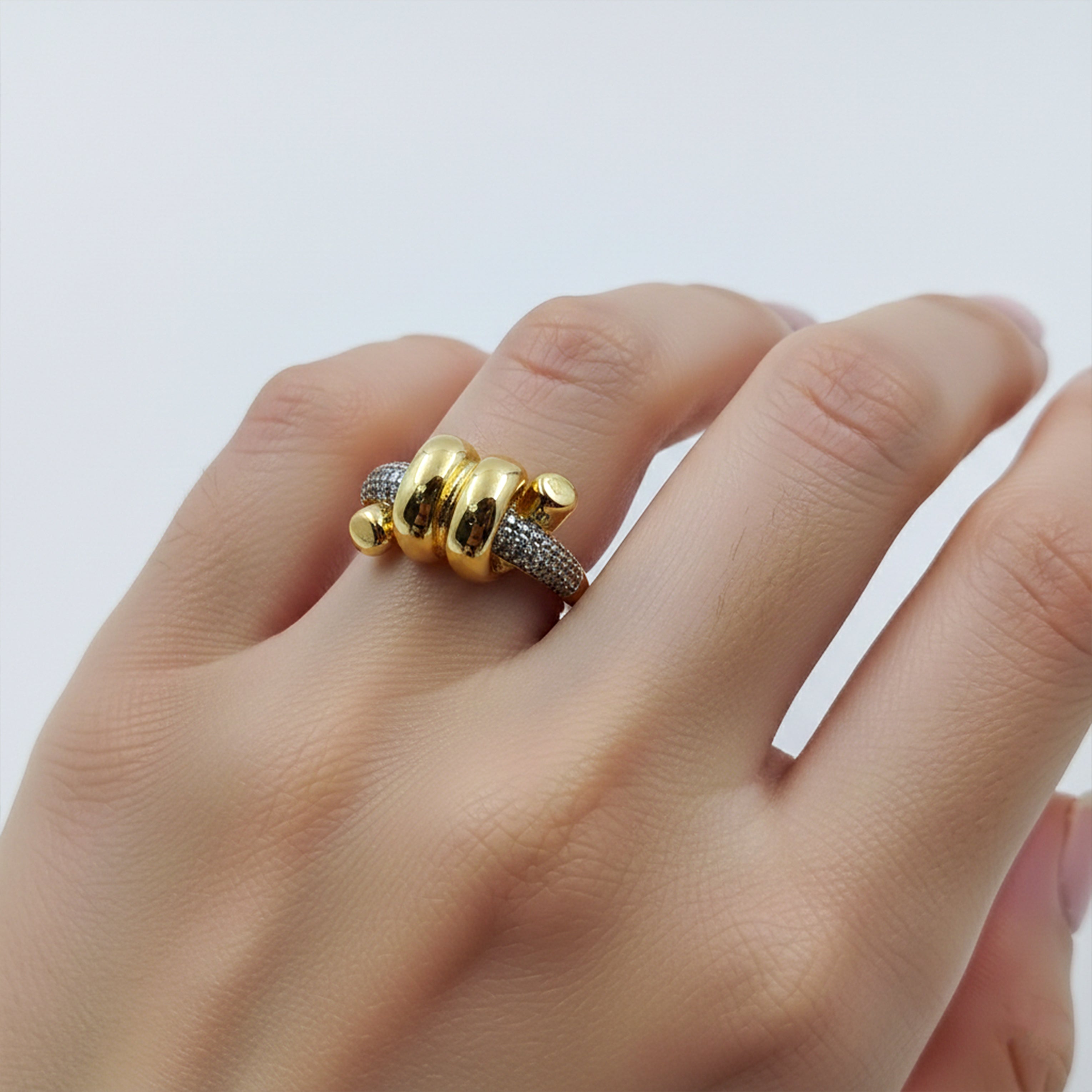 Luxe Knot Pavé Gold Ring GWR -26
