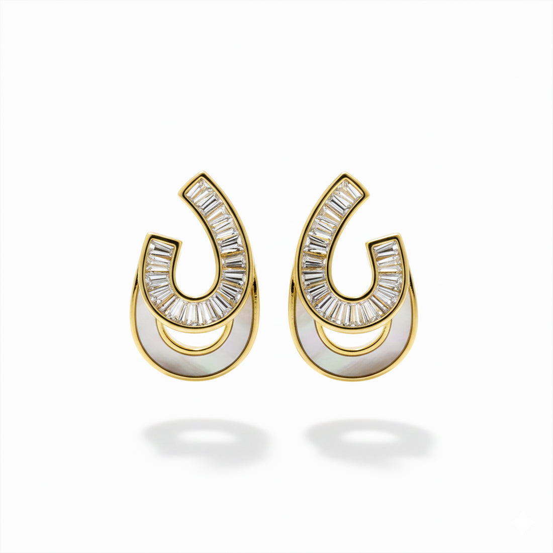 Gold Curv Stud Earrings GWE -163
