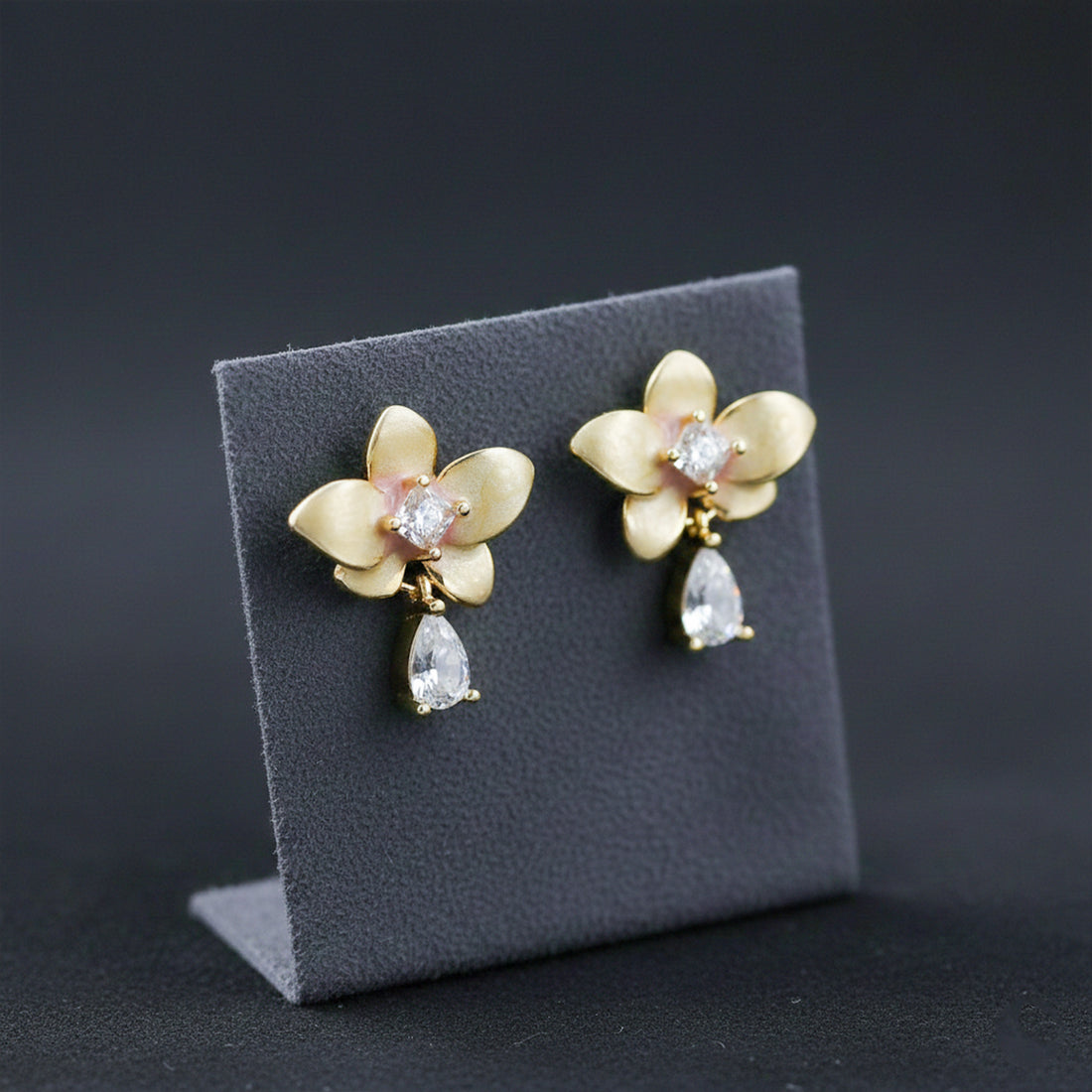 Gold Floral Stud Earrings GWE -147