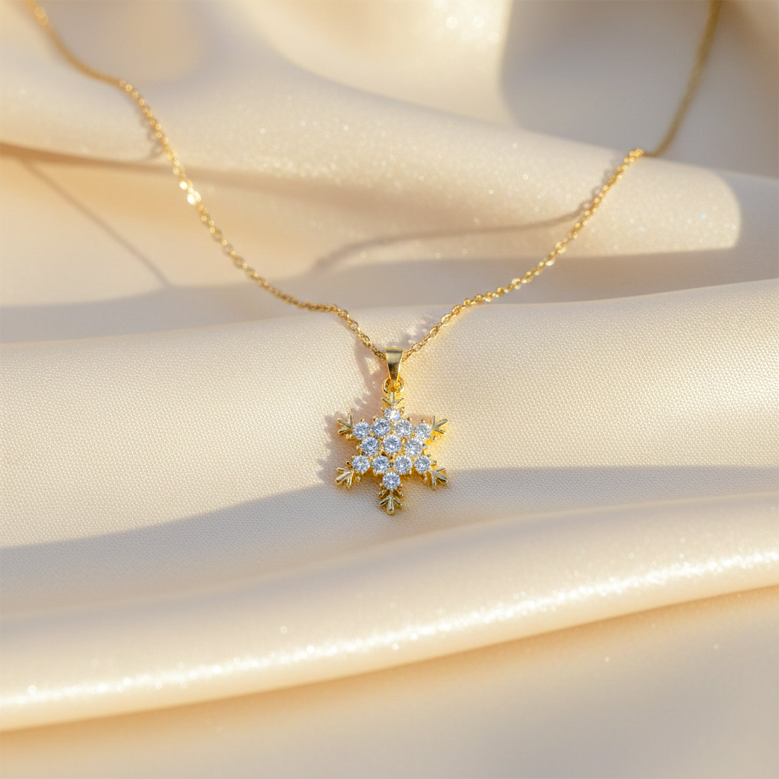 Snowflake Crystal Pendant Necklace GWN -146