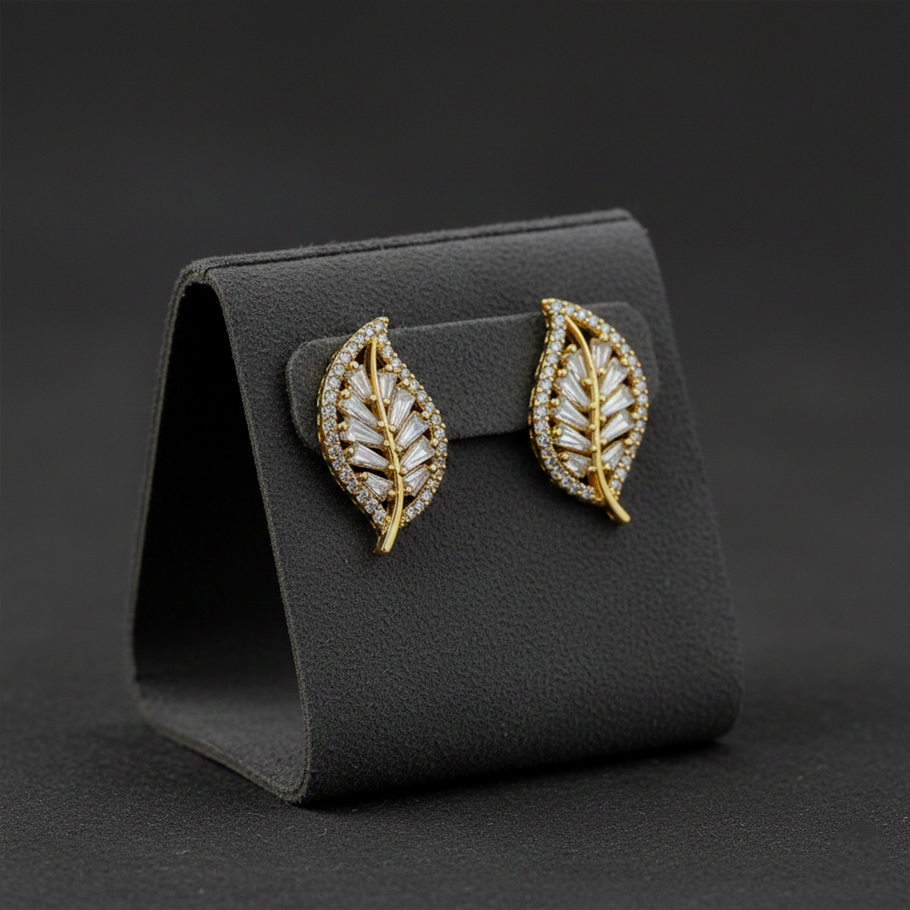 Crystal Leaf Studs Earring GWE -138