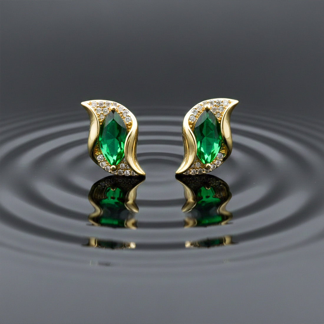 Emerald Green CrystaL Earrings GWE -122