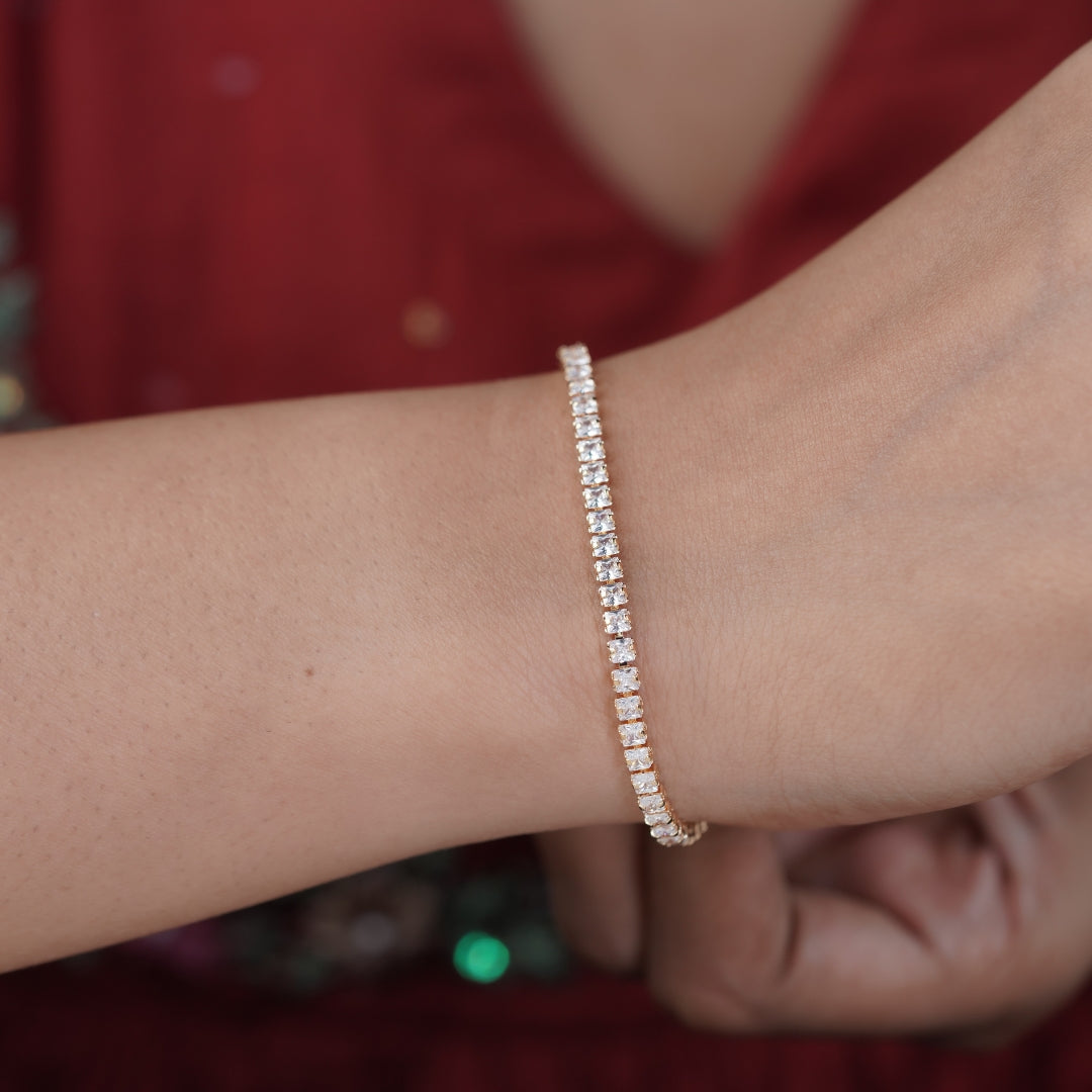 Cosmo Gold Tennis Braclate