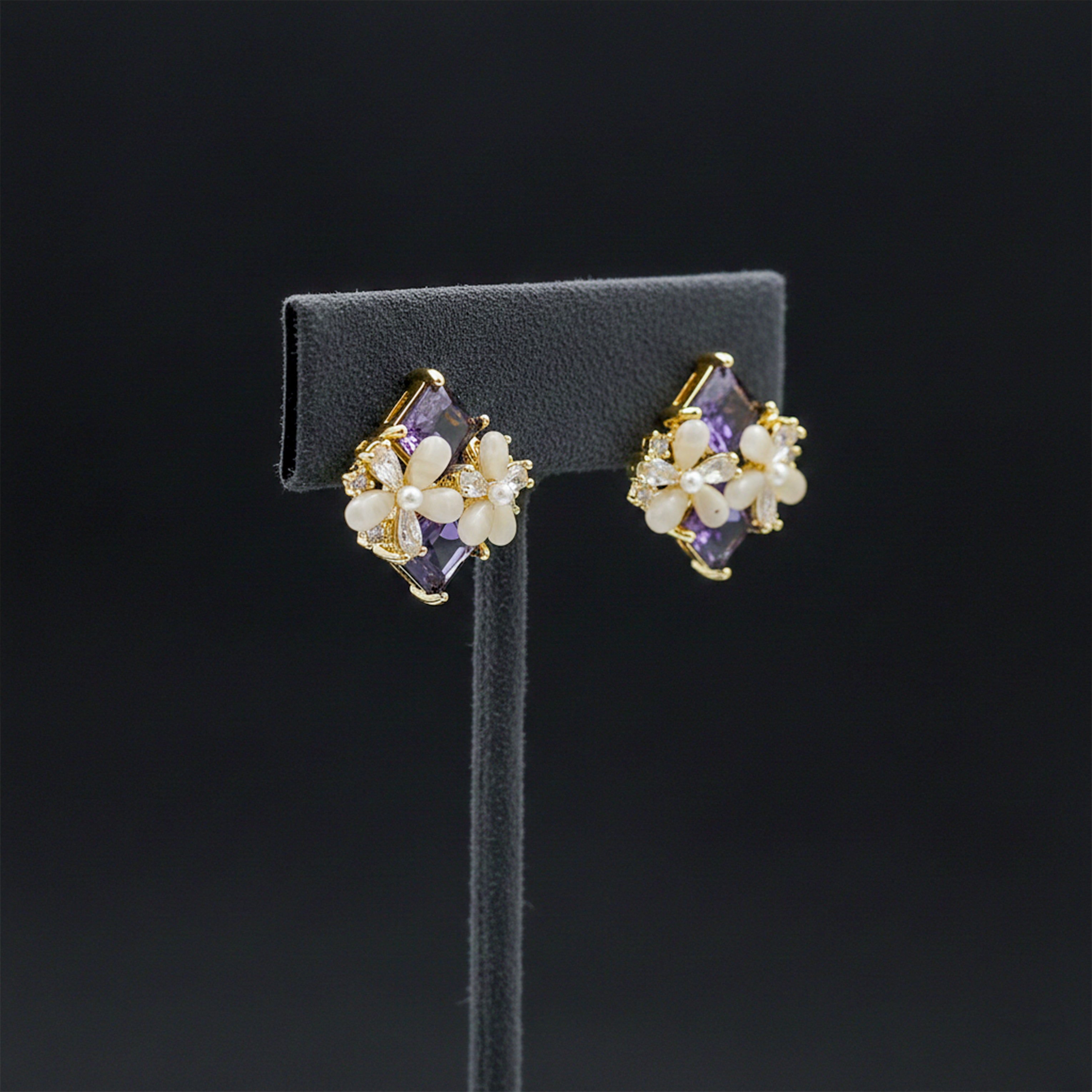 Pearl Bloom Studs earring GWE -126