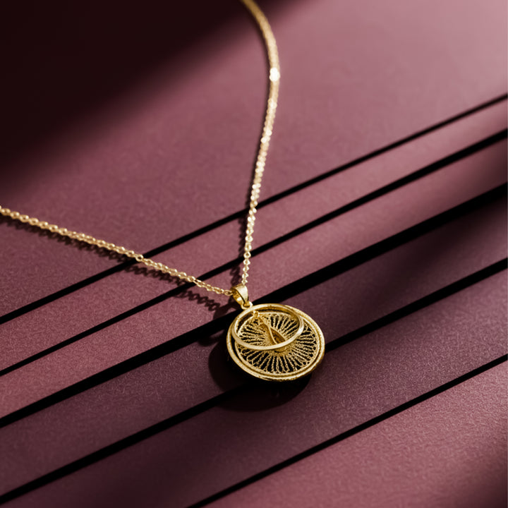 Filigree Medallion Necklace GWN -158