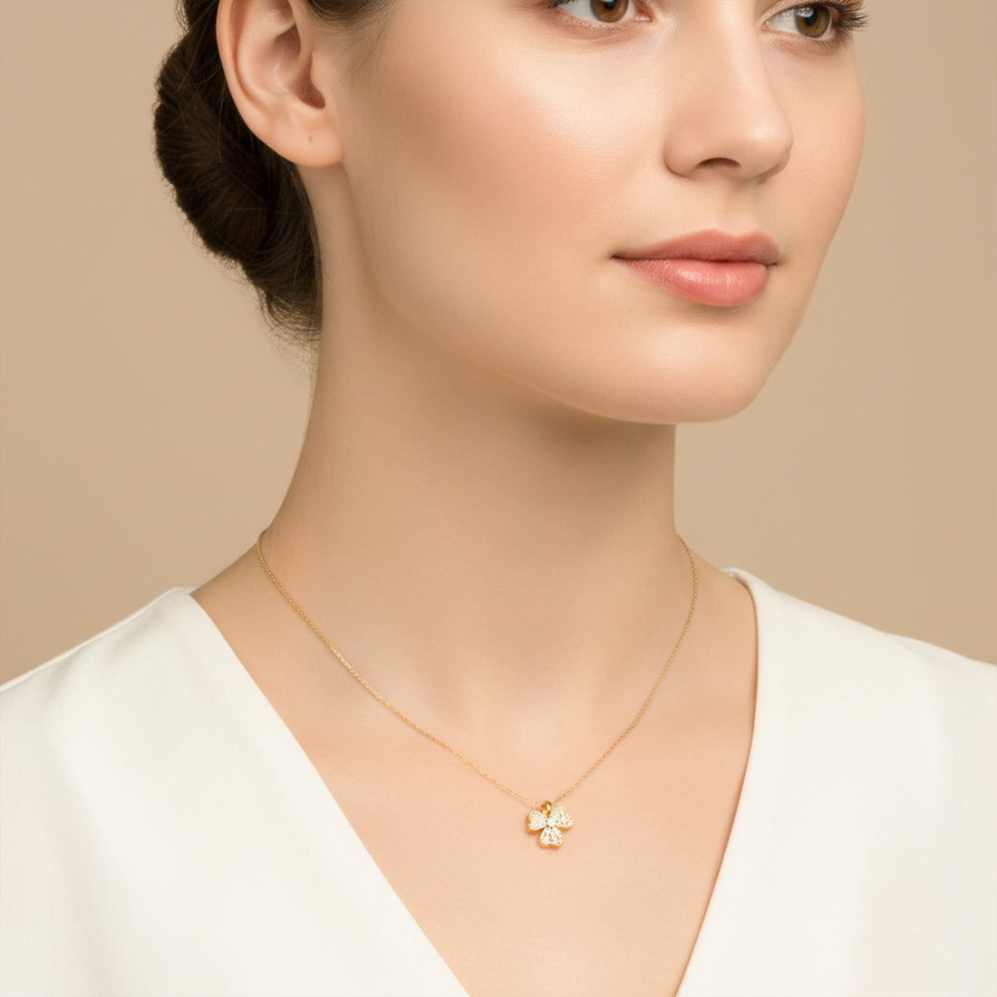 Clover Bloom Pendant Necklace GWN -125