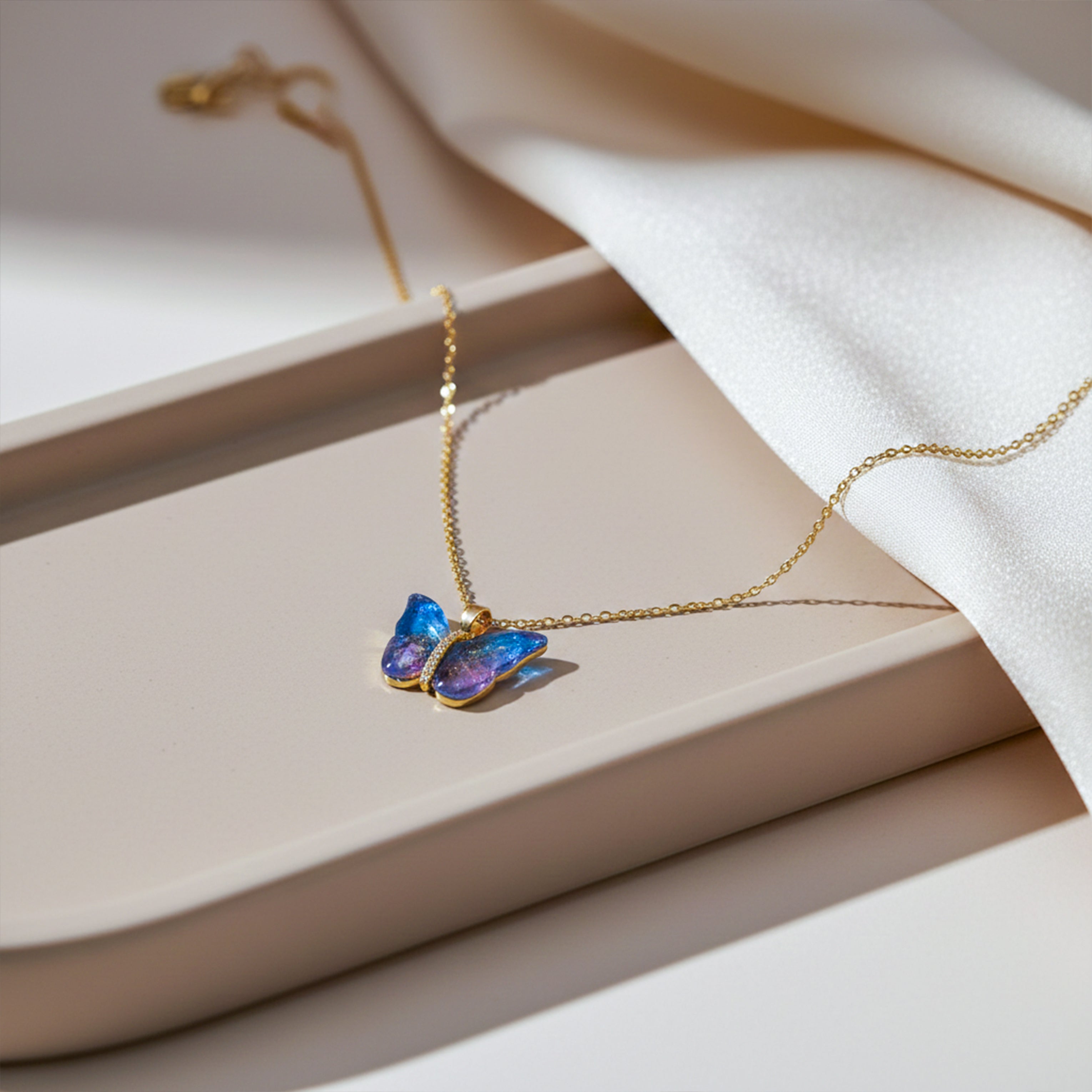 Aurora Butterfly Pendant Necklace GWN -155