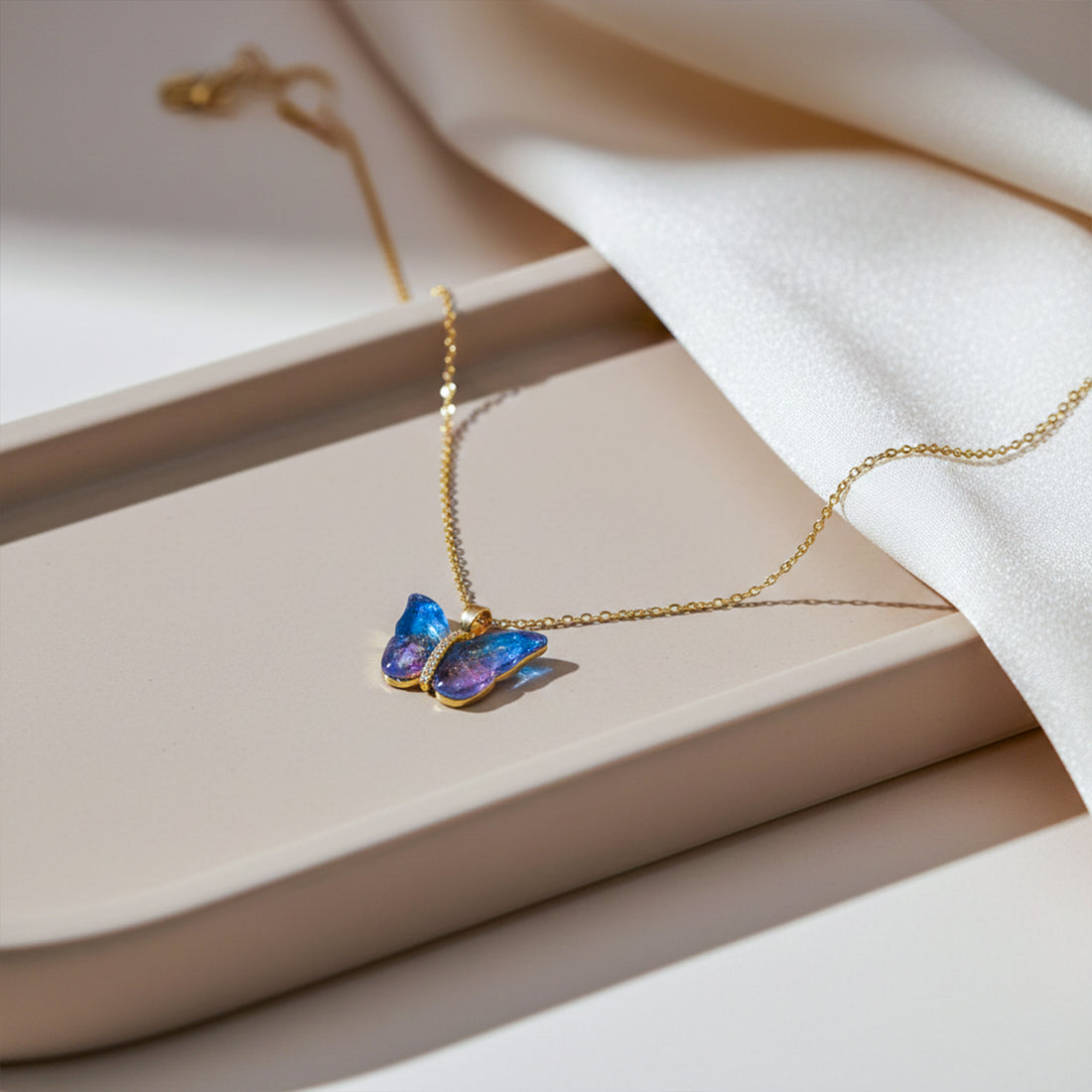 Aurora Butterfly Pendant Necklace GWN -155