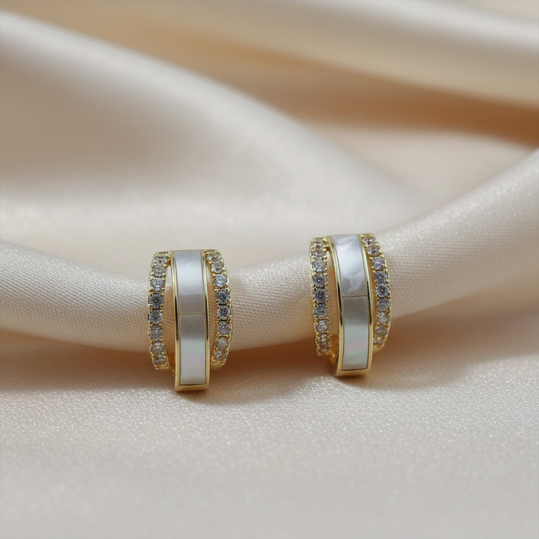 Huggie Hoop Earrings GWE -158