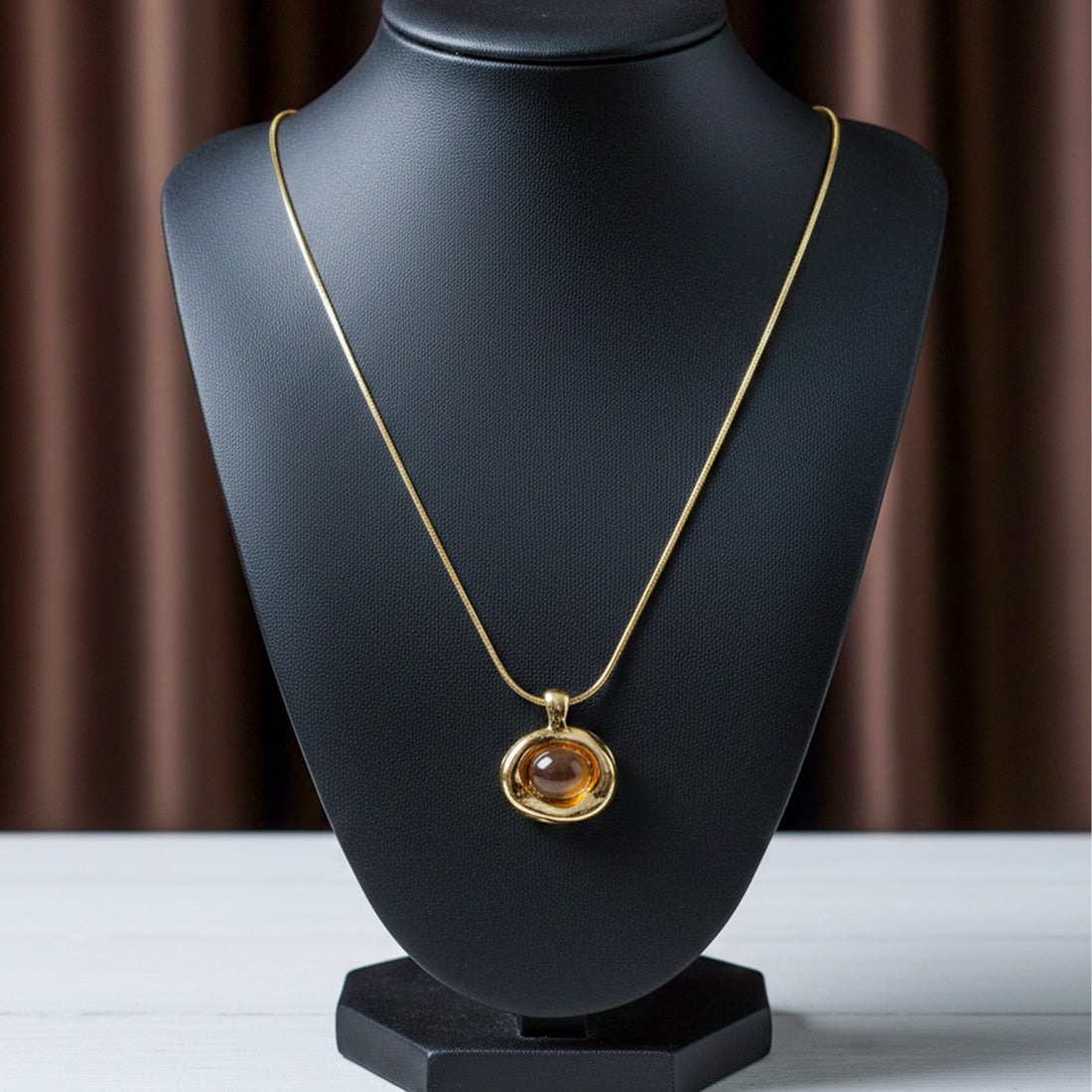 Vintage Style Stone Pendant Necklace GWN -66