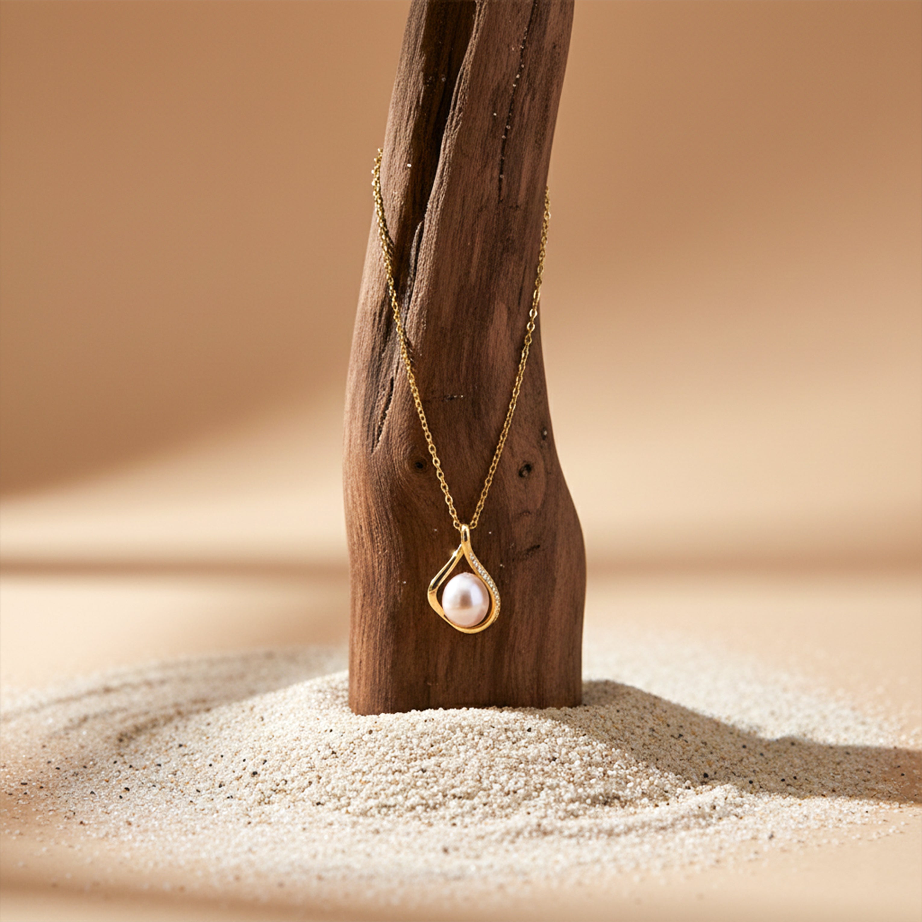 Gold Crystal Heart Pearl Pendant GWN -43
