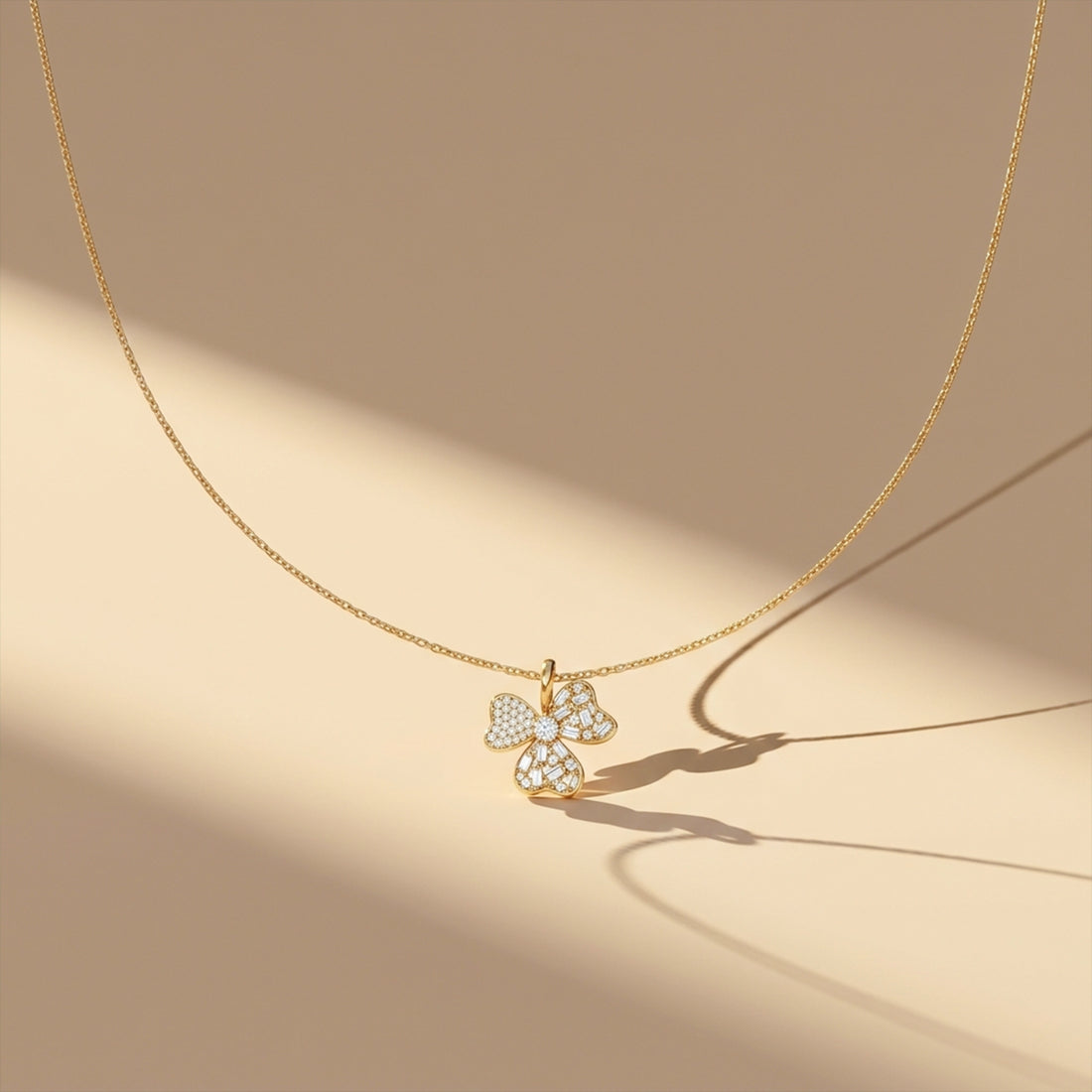 Clover Bloom Pendant Necklace GWN -125