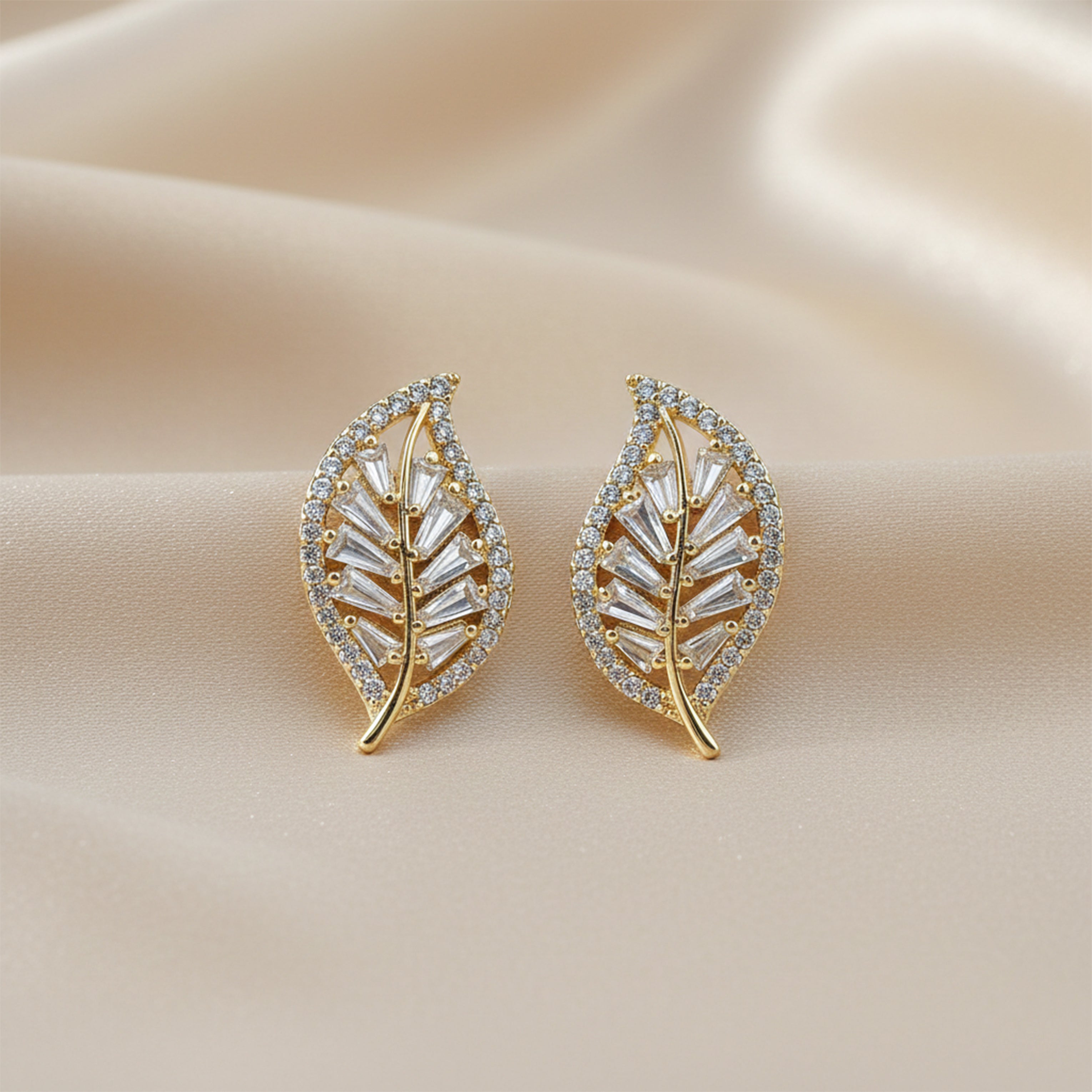 Crystal Leaf Studs Earring GWE -138