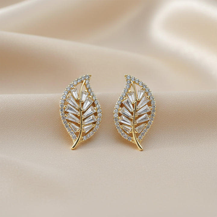 Crystal Leaf Studs Earring GWE -138