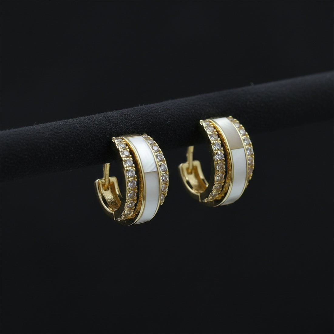 Huggie Hoop Earrings GWE -158