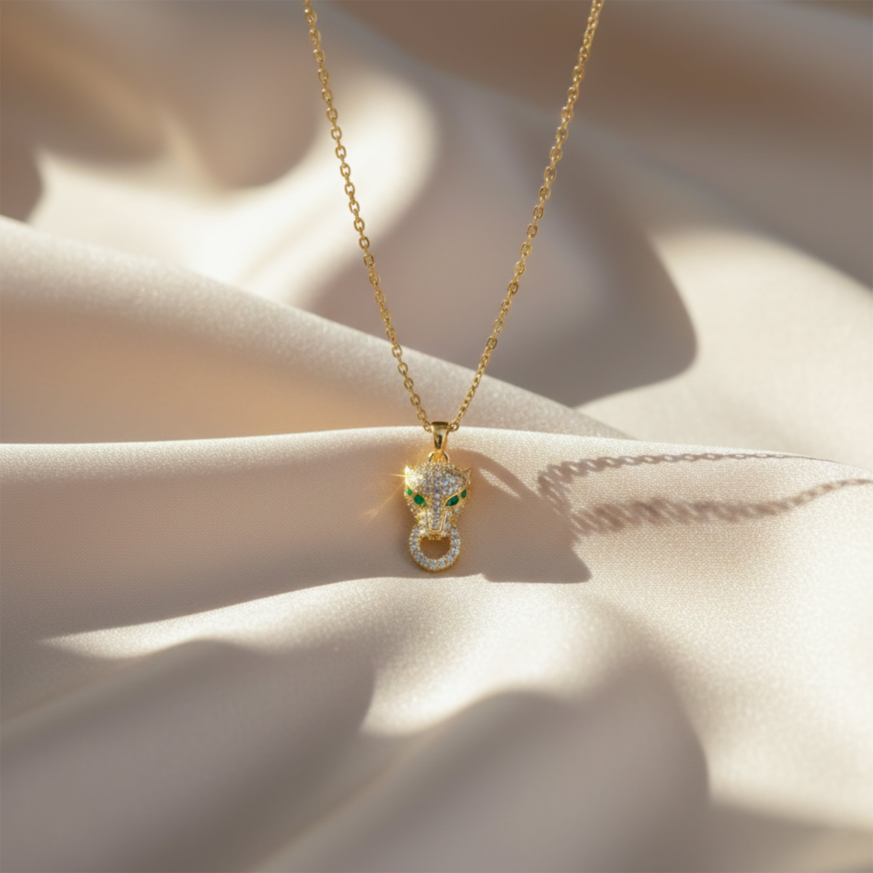 Crystal Leopard Pendant Necklace GWN -81