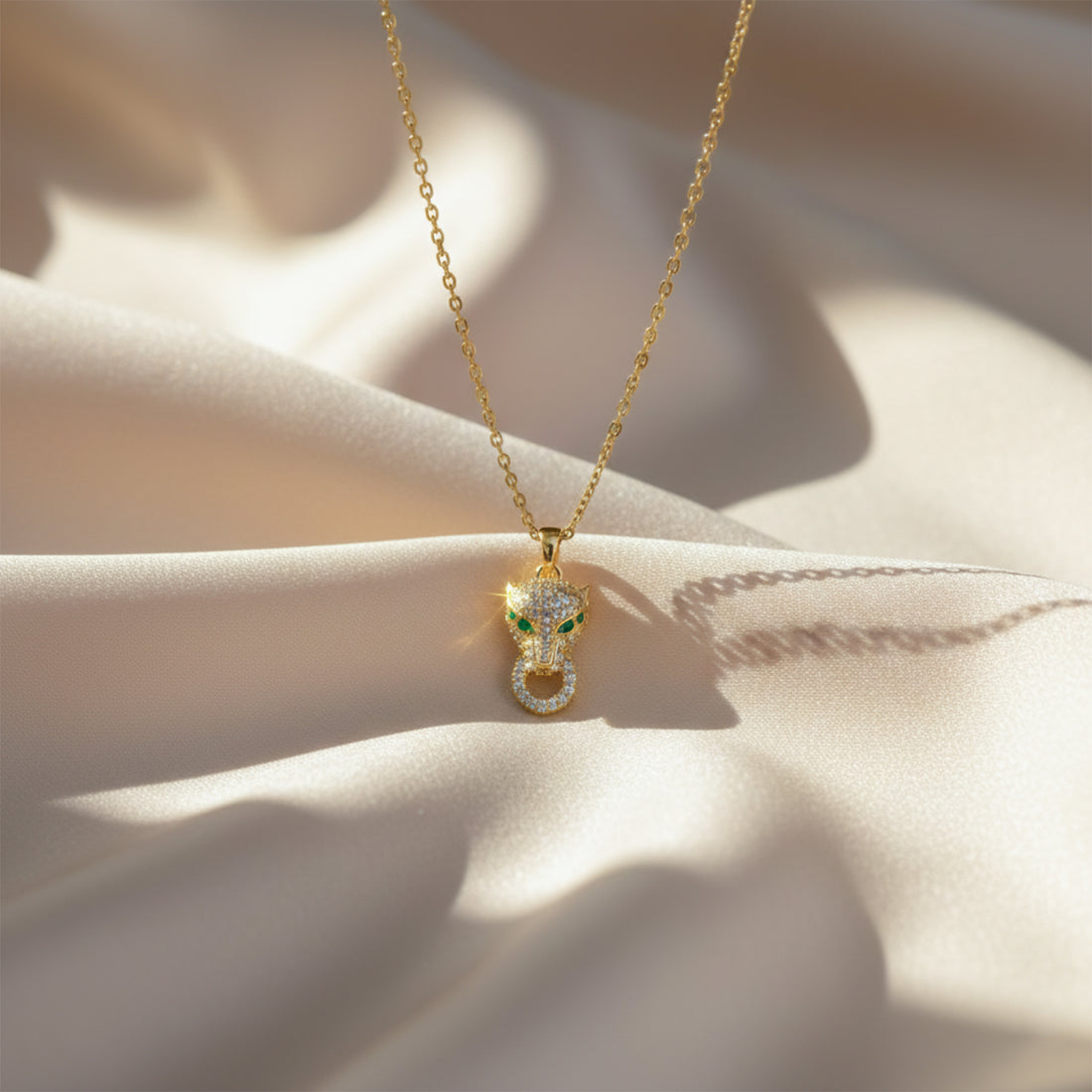 Crystal Leopard Pendant Necklace GWN -81