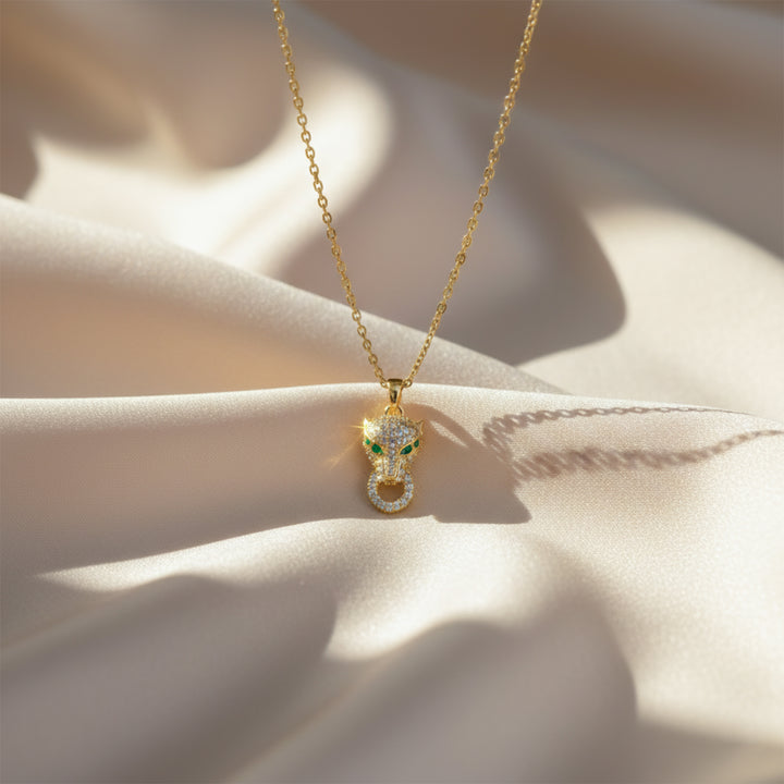 Crystal Leopard Pendant Necklace GWN -81