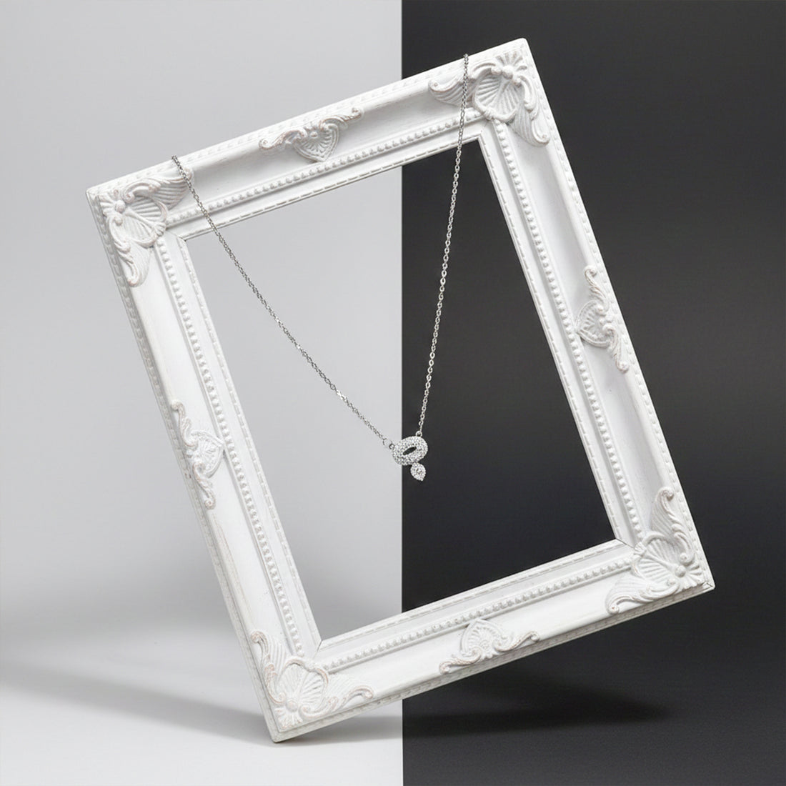Crystal Oval Pendant Necklace GWN -56