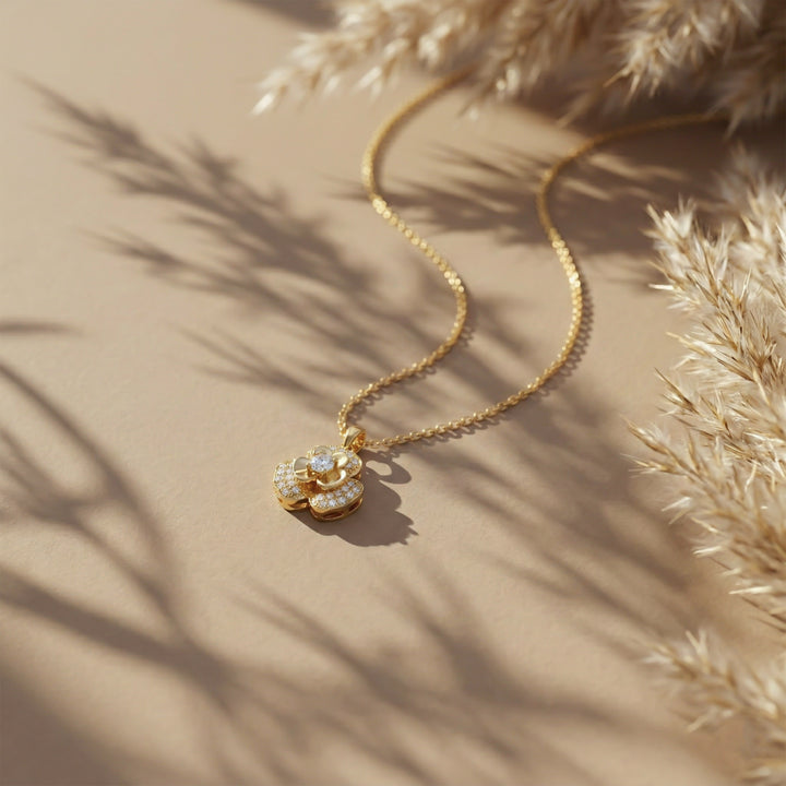 Bloom Flower Pendant Necklace GWN -108