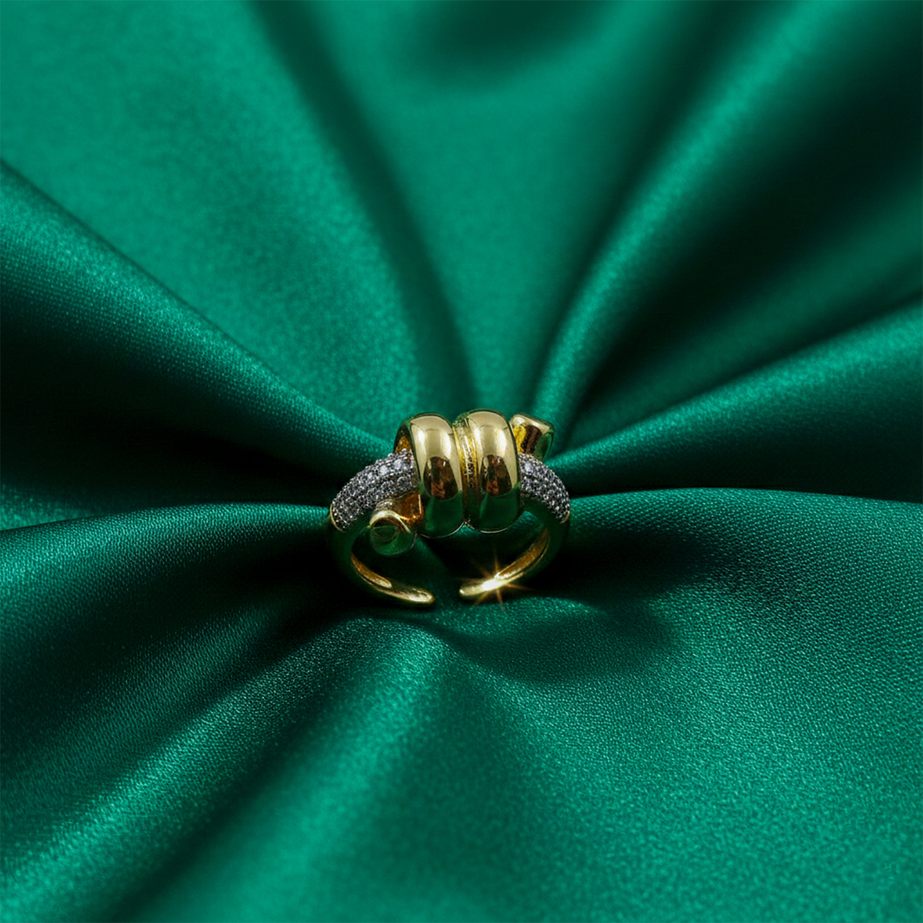 Luxe Knot Pavé Gold Ring GWR -26