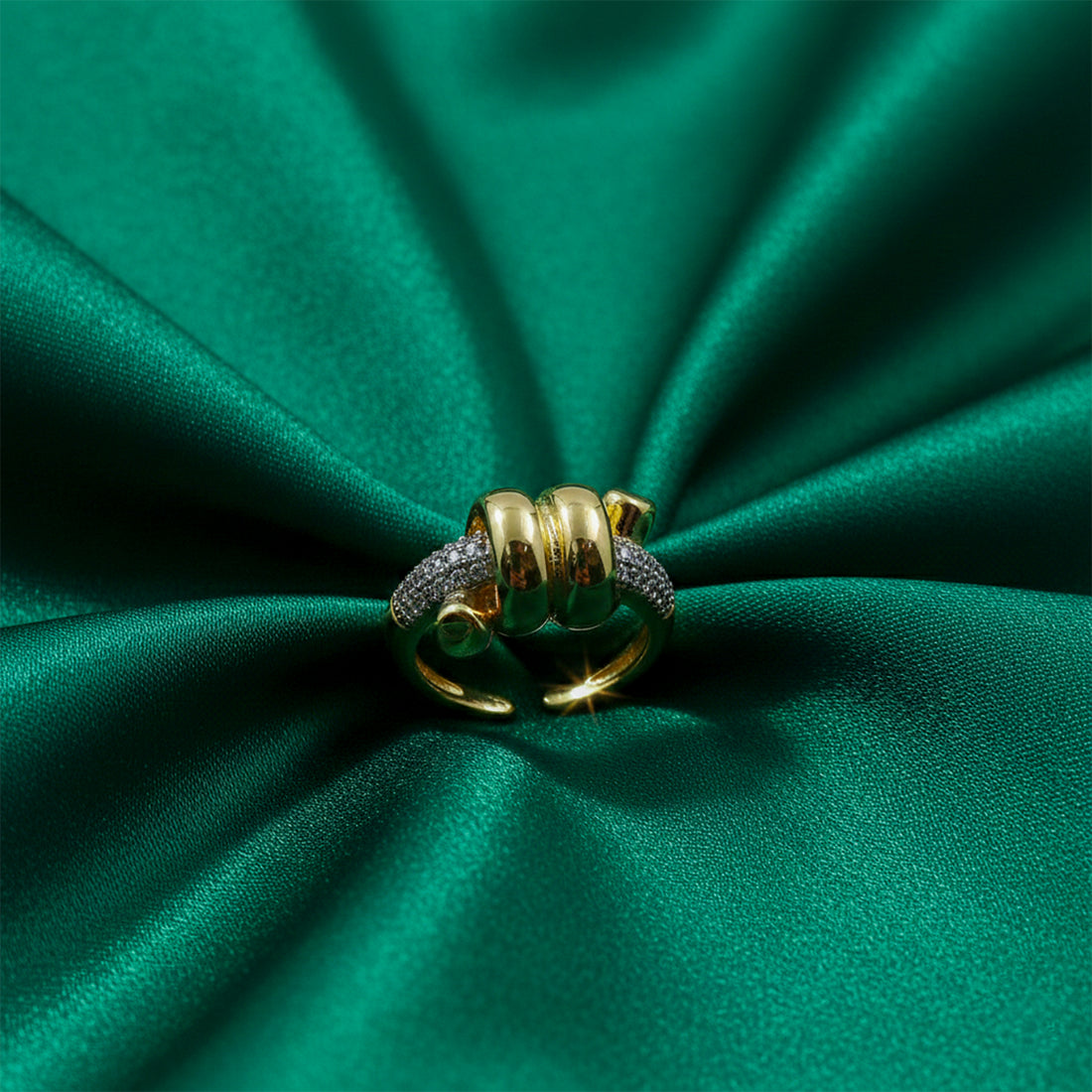 Luxe Knot Pavé Gold Ring GWR -26