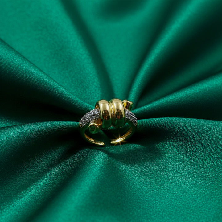 Luxe Knot Pavé Gold Ring GWR -26