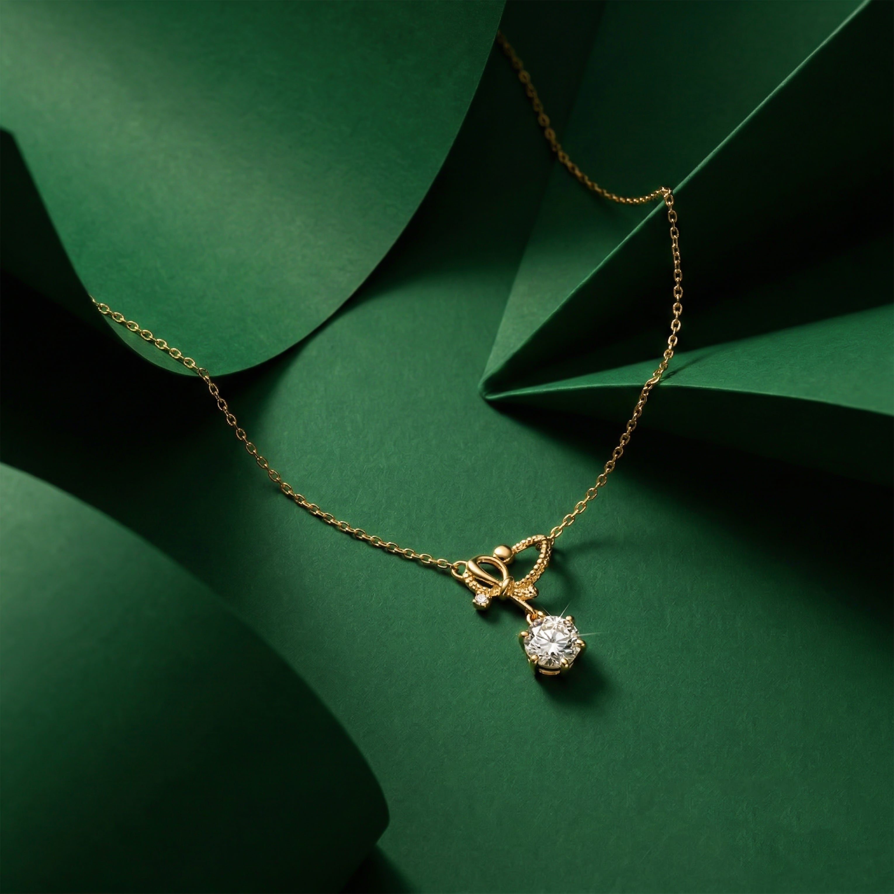 Elegant Solitaire Charm Pendant Necklace GWN -129