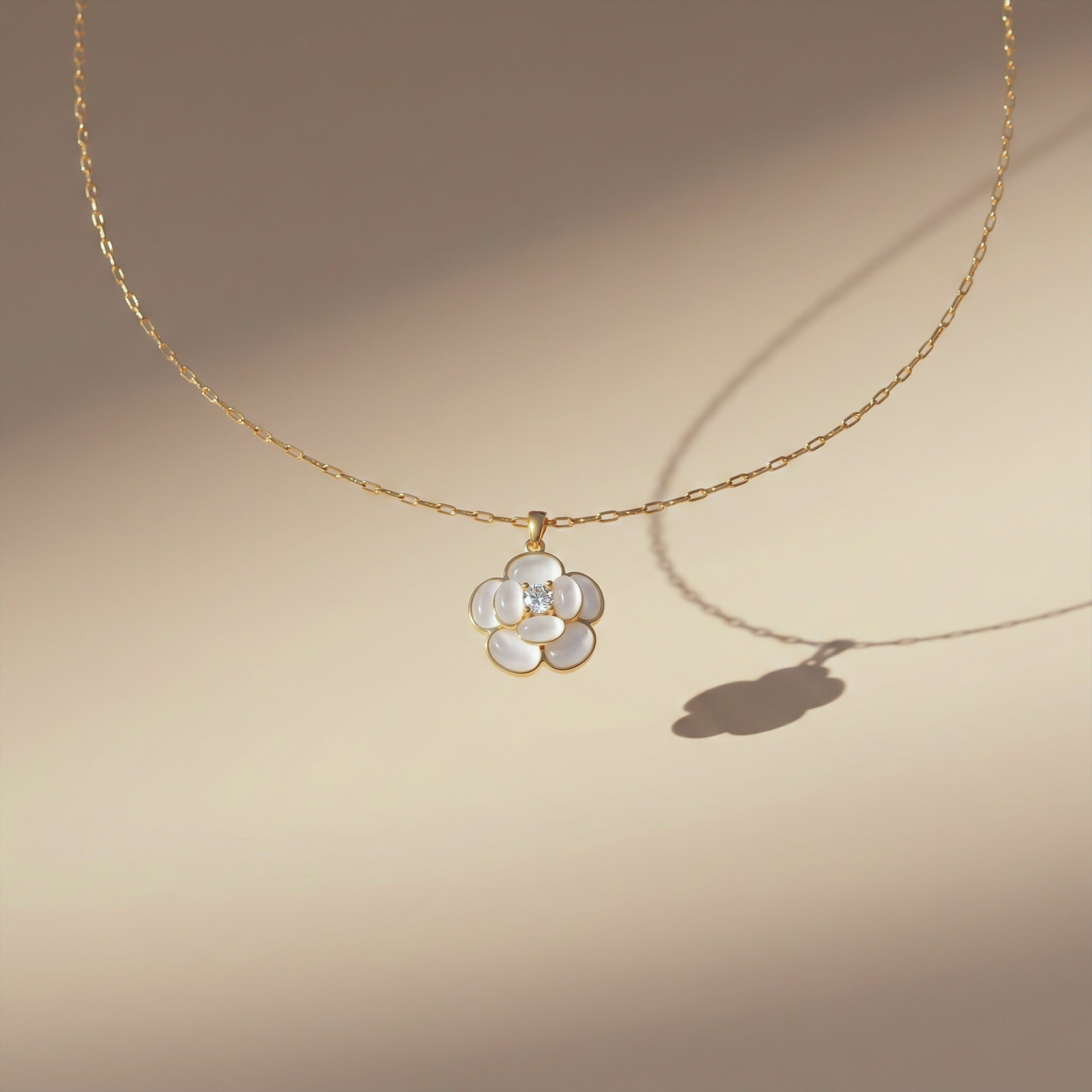 Pearl Flower Pendant Necklace GWN -126