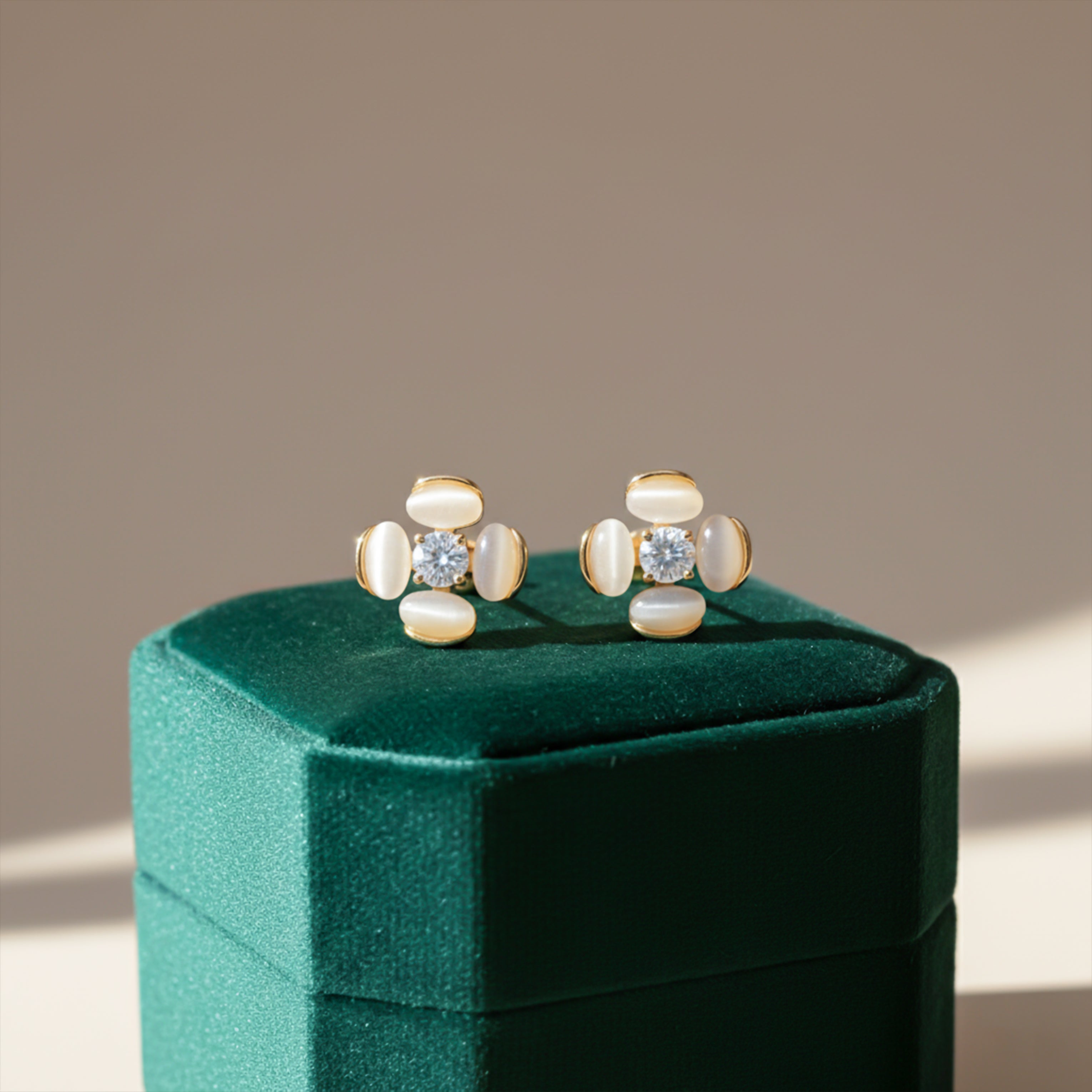 Petal Crystal Stud Earrings GWE -107