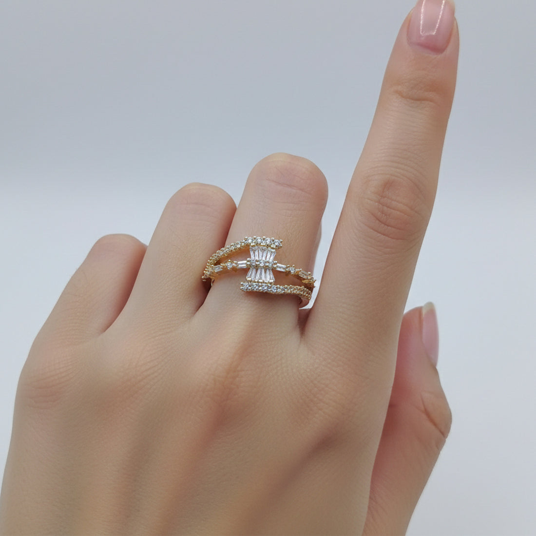 Aurora Radiance Crossover Ring GWR -82