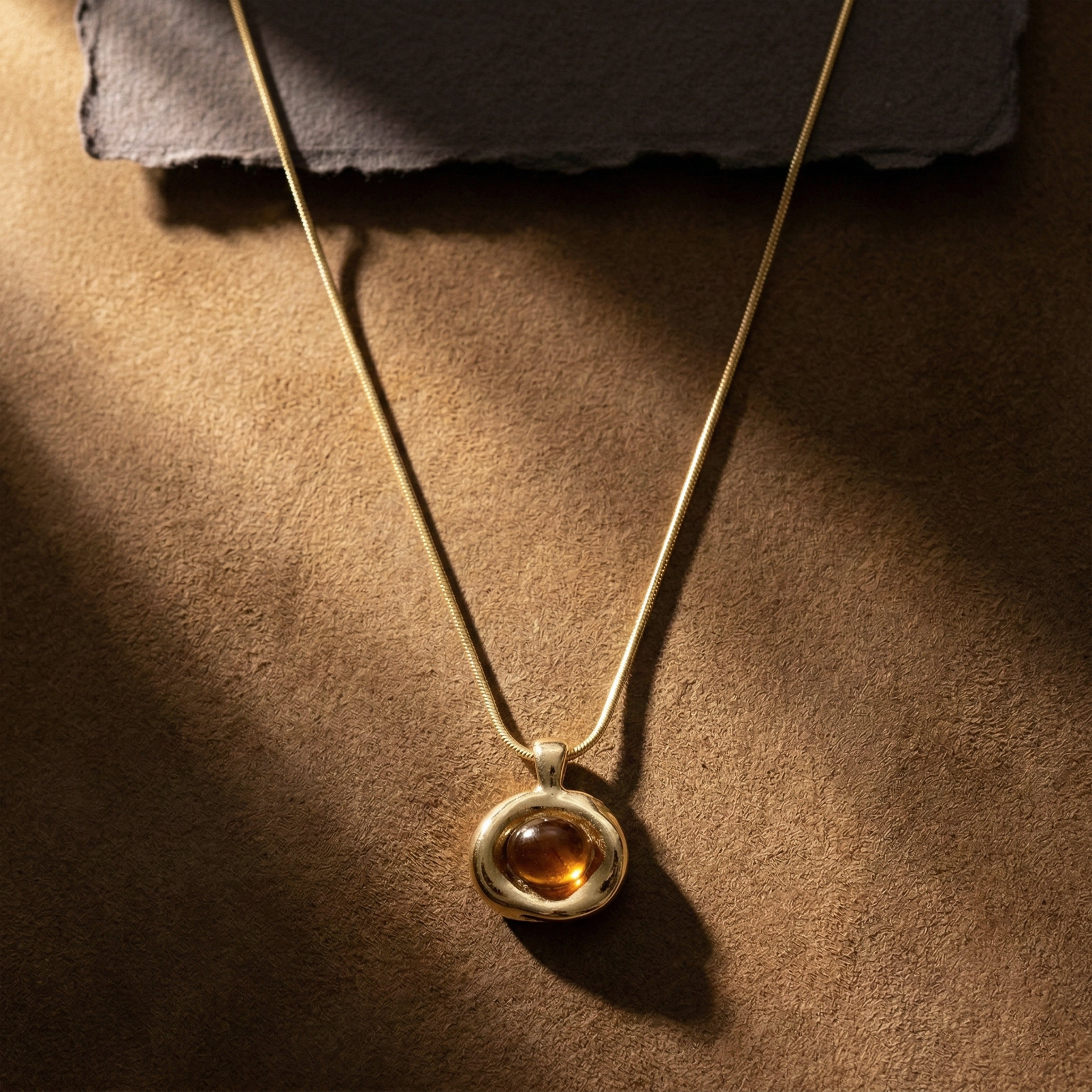 Vintage Style Stone Pendant Necklace GWN -66