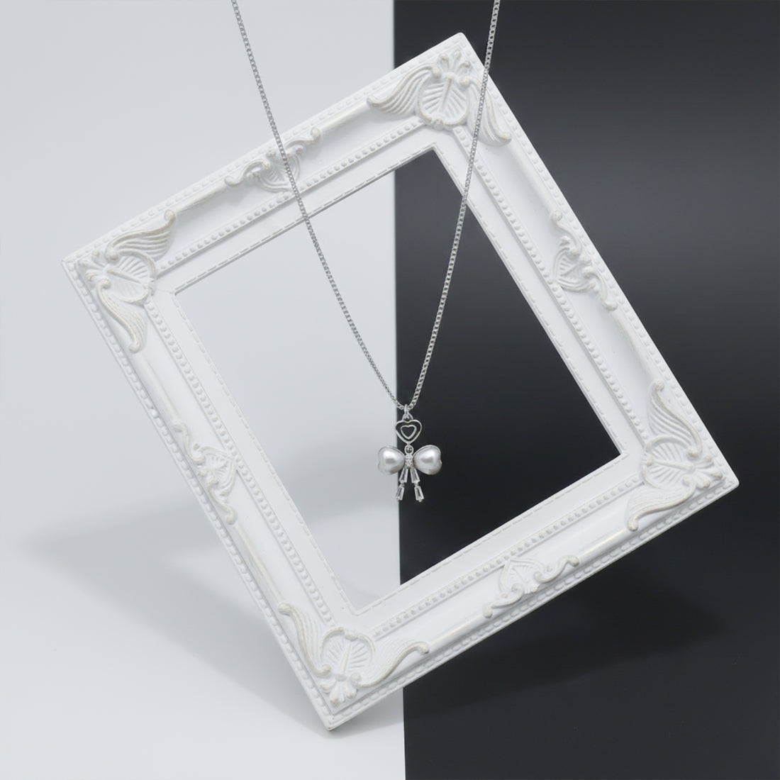 Elegant Bow Tie Pearl Pendant GWN -52