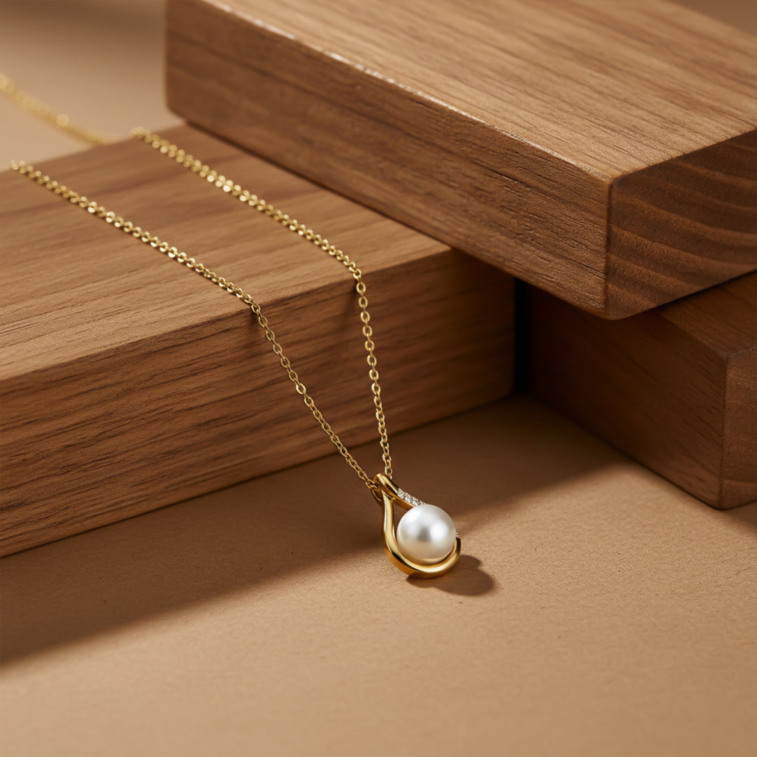 Gold Swirl Pearl Necklace GWN -33