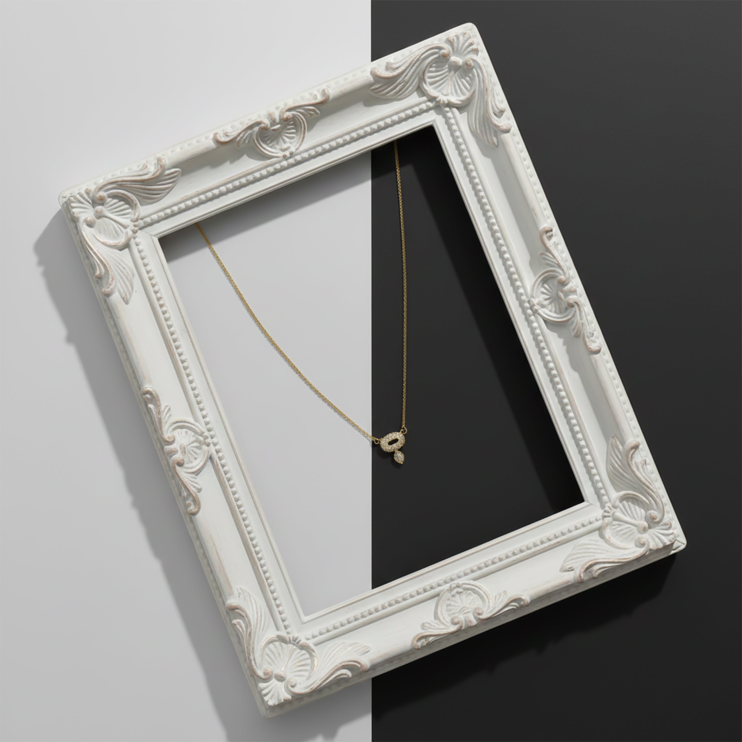 Crystal Oval Pendant Necklace GWN -55