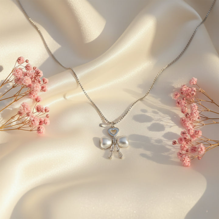 Elegant Bow Tie Pearl Pendant GWN -52