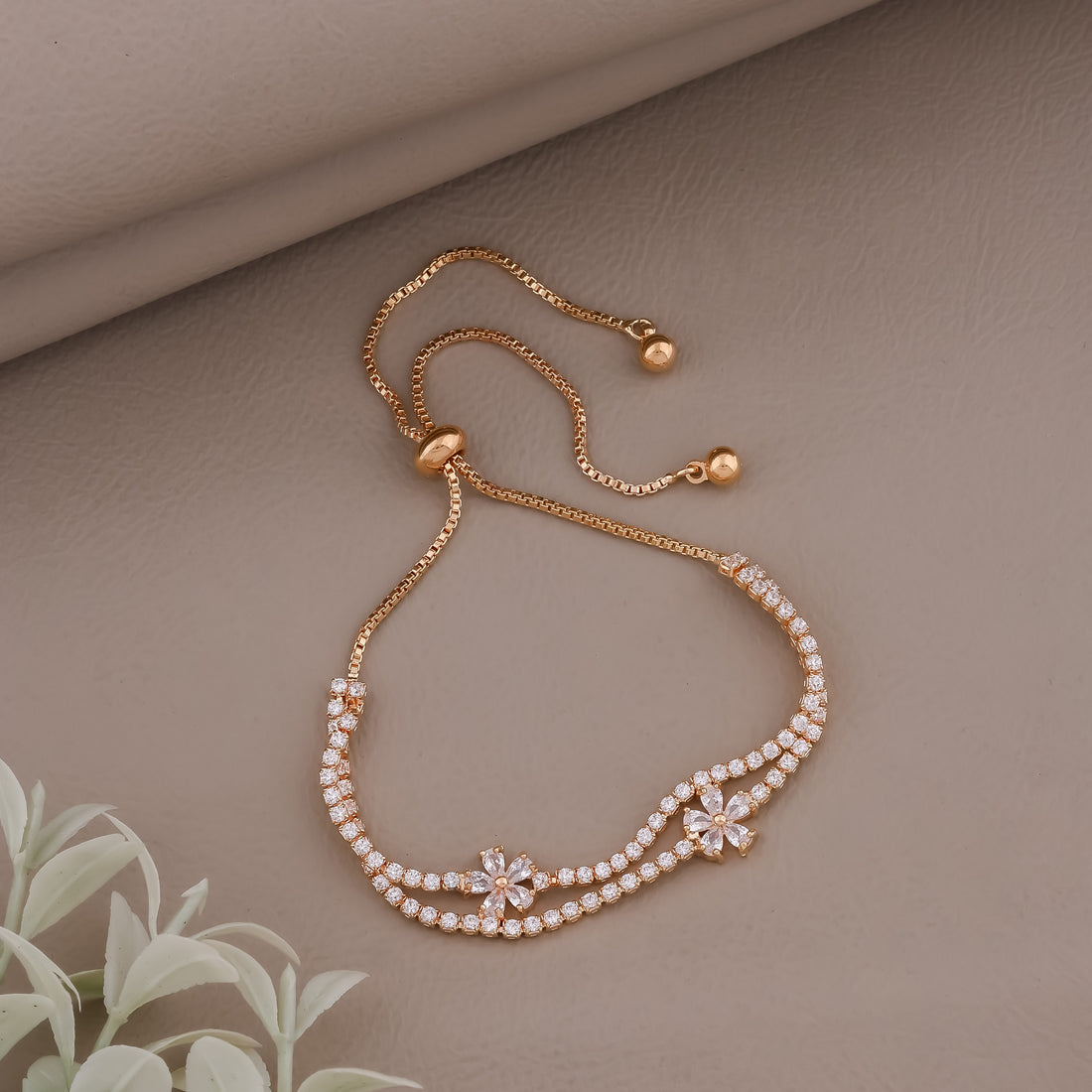 Aashika Adjustable Slider Bracele - Ginostone